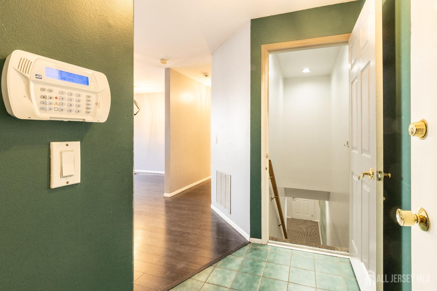 120 Exeter Court Image 5