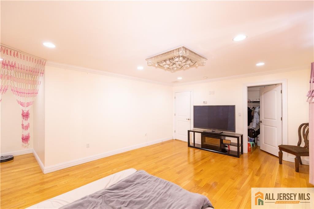 2 Universal Avenue, Edison, NJ, 08820 image 40
