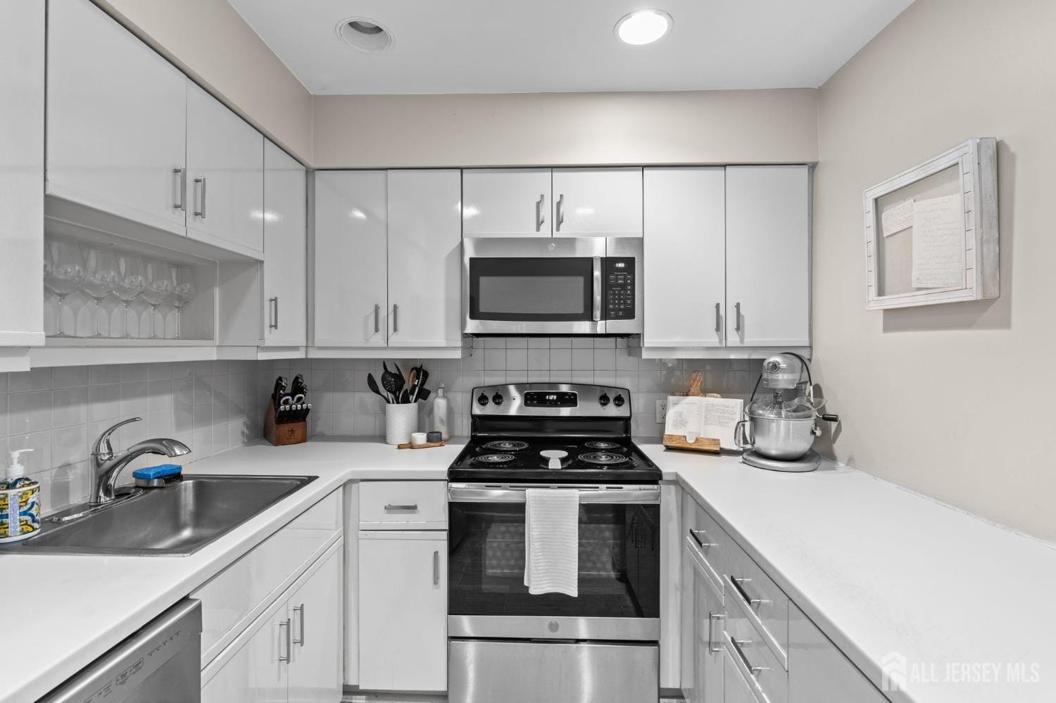 100 Shearwater Court 31, Jersey City, NJ, 07305 image 20