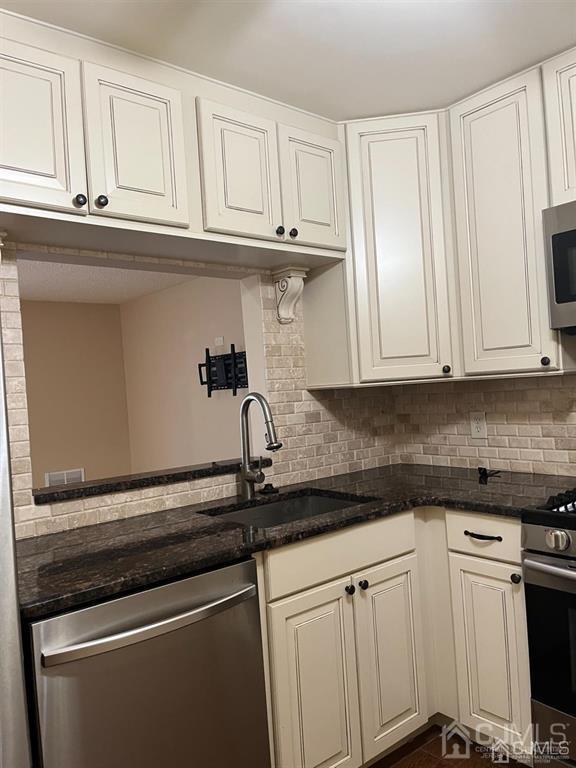 1213 Harbor Club Drive Image 2