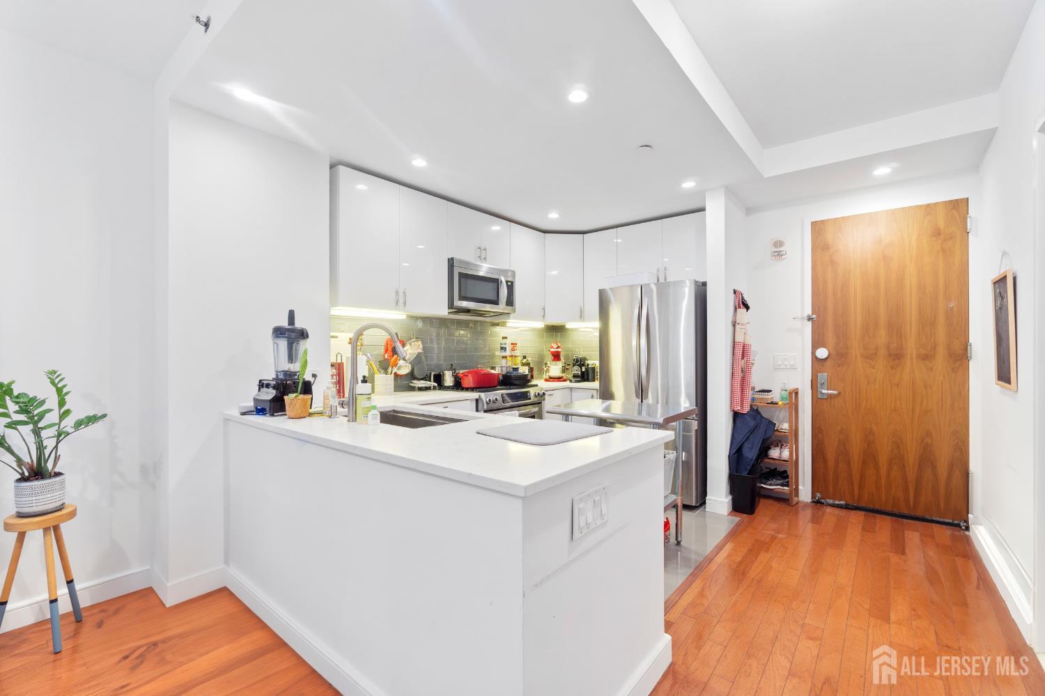 1 Shore Lane Image 4