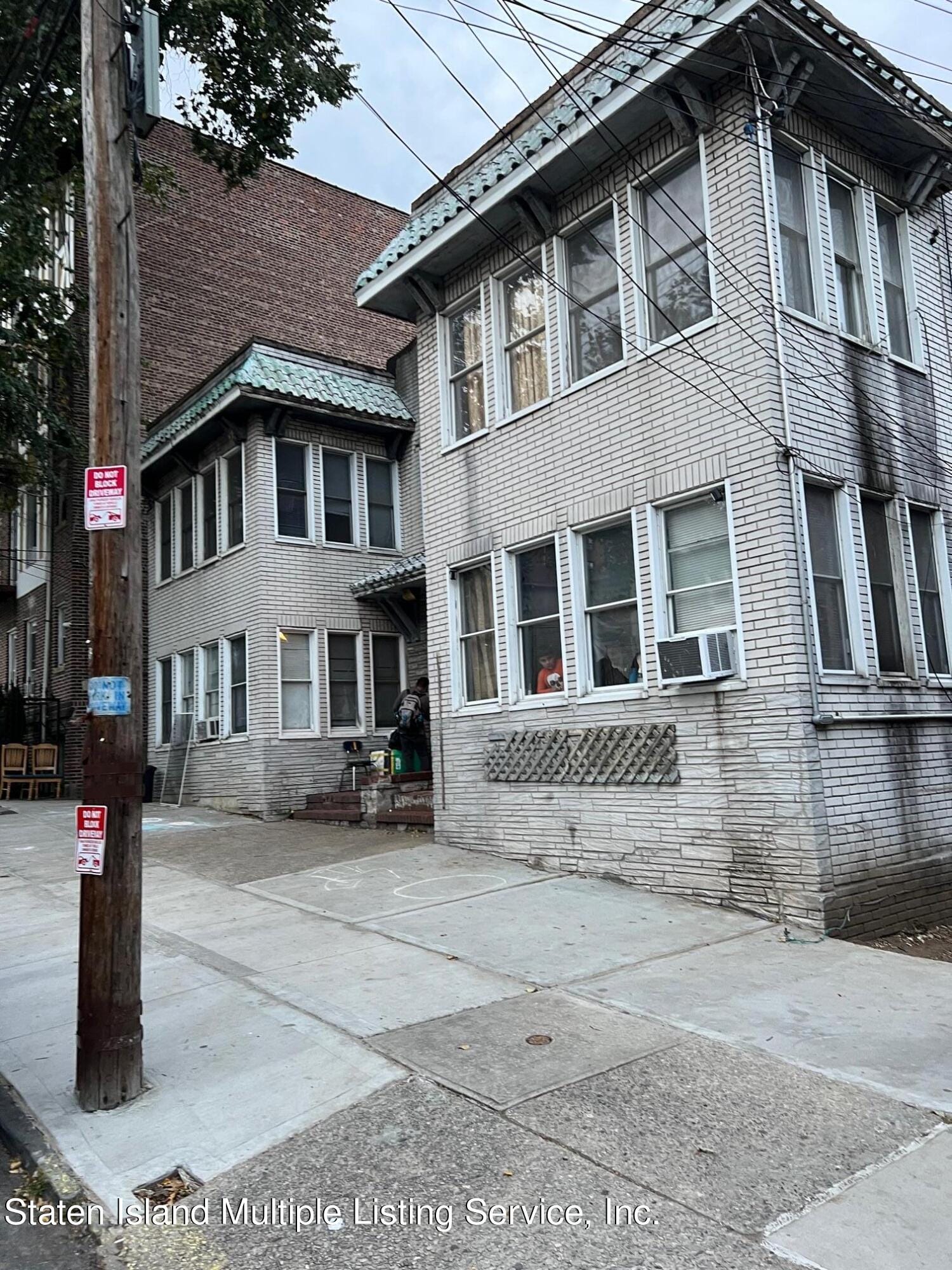 165 Daniel Low Terrace Image 1