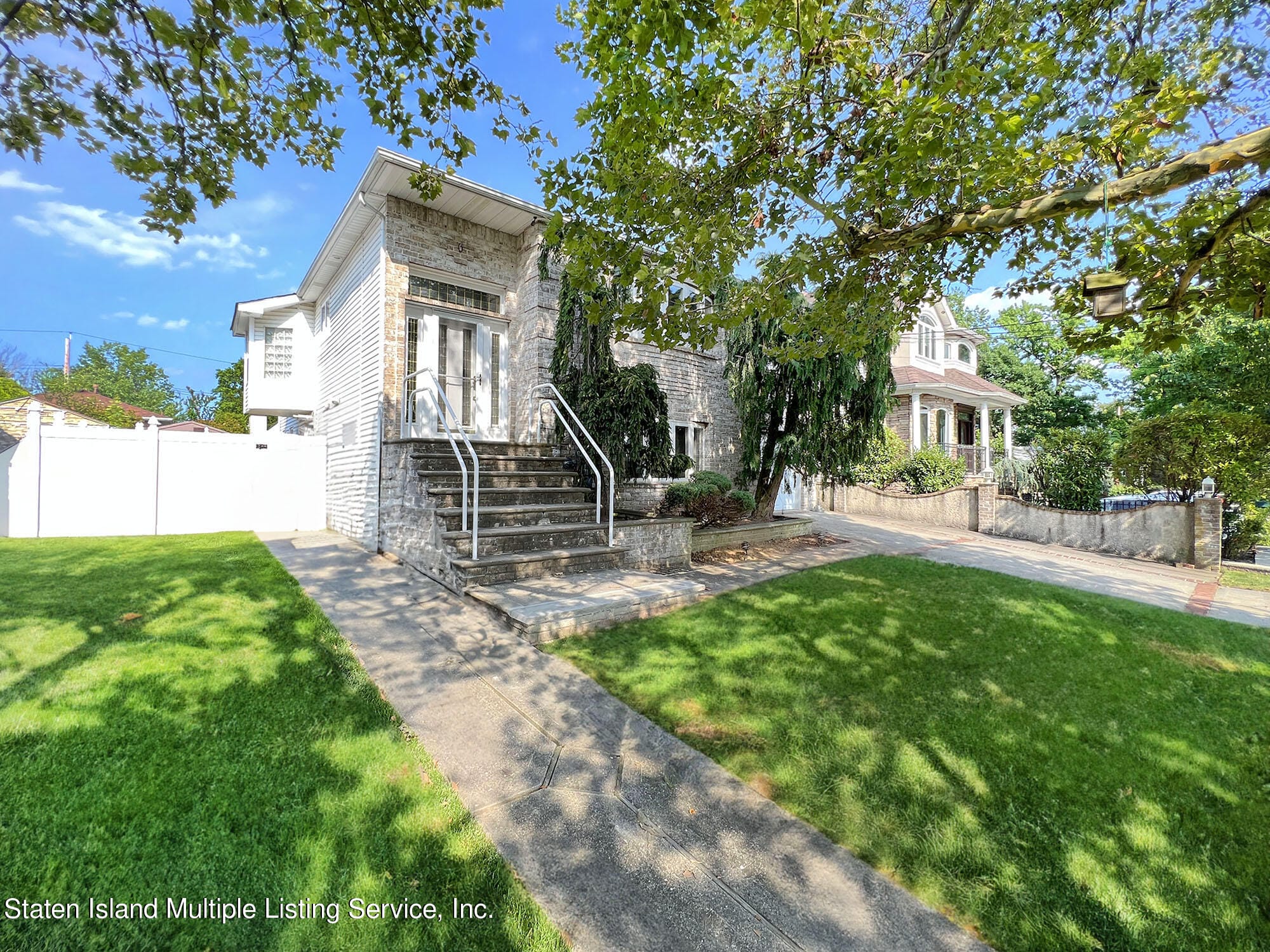 1555 Arden Avenue Image 1