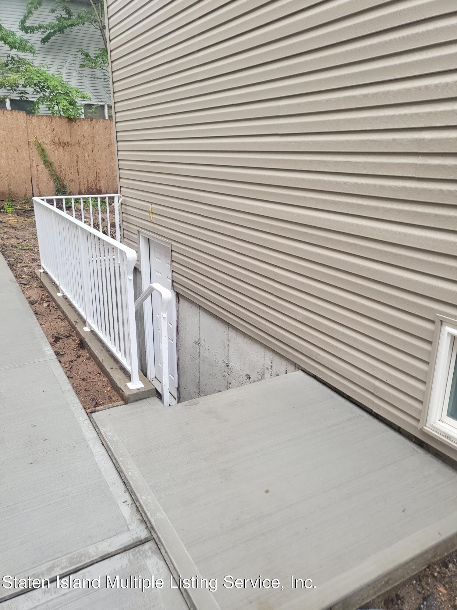 7546 Amboy Road Image 4