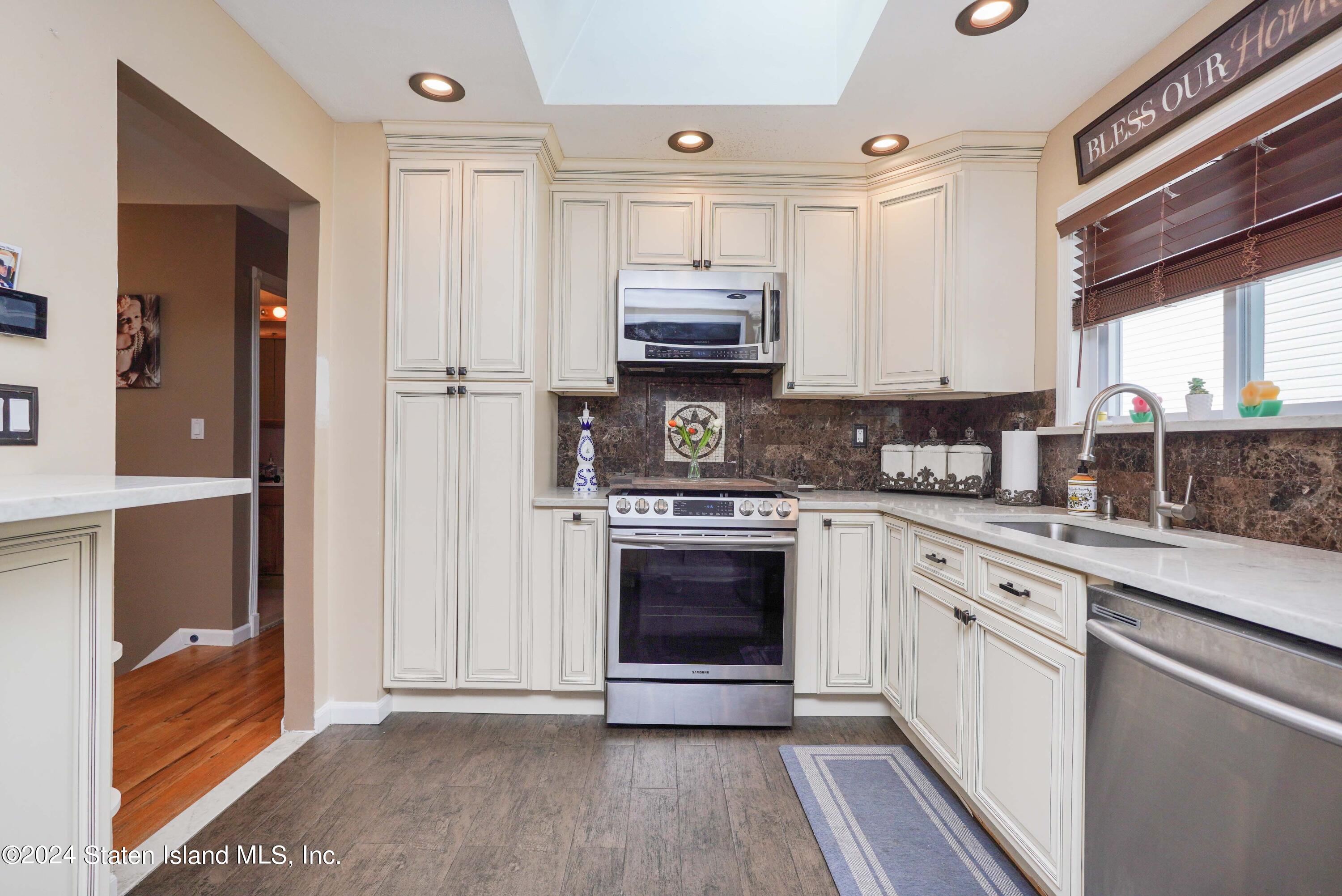 60 Marisa Circle, Staten Island, NY, 10309 image 6