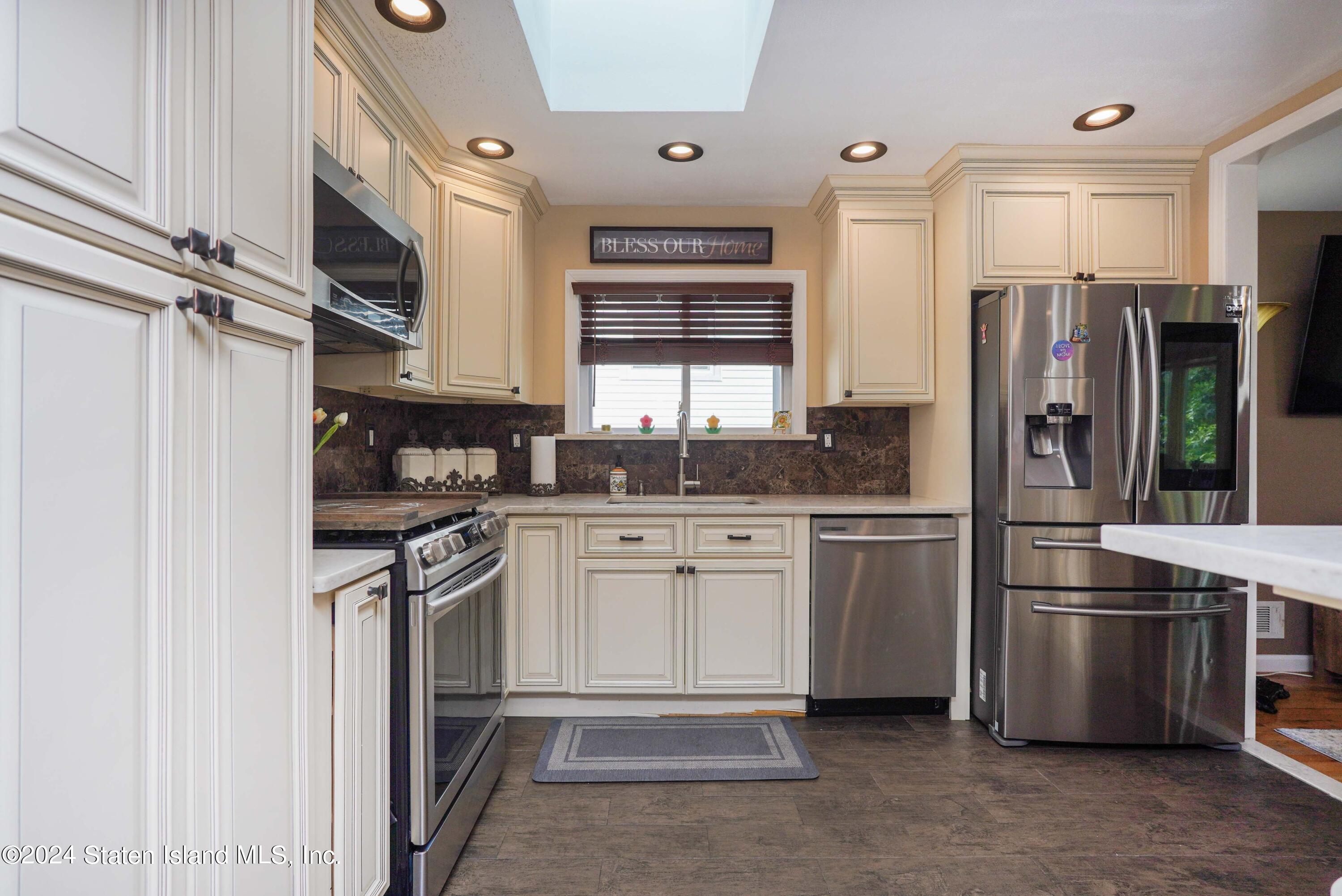 60 Marisa Circle, Staten Island, NY, 10309 image 7