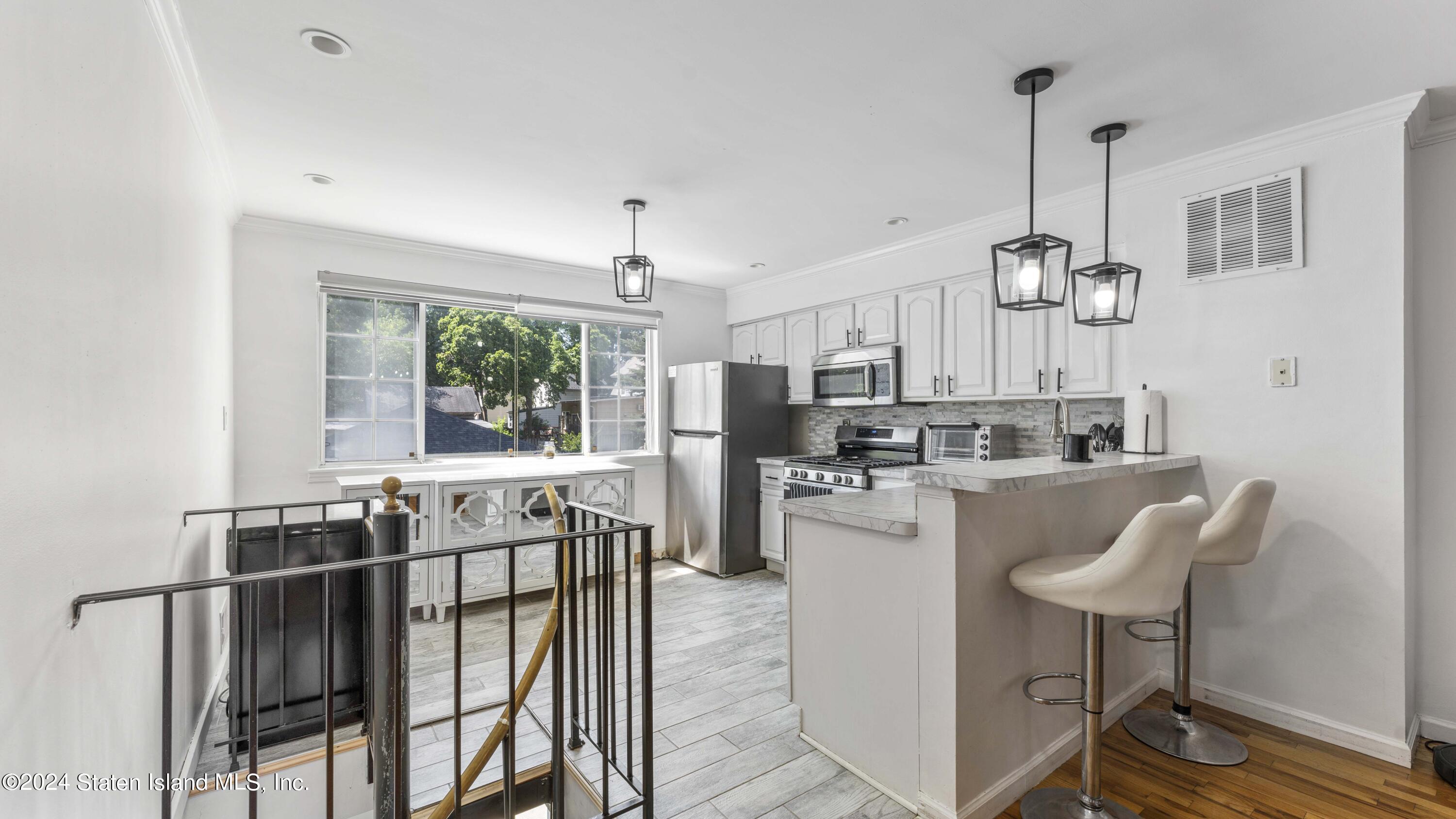 123 Mariners Lane, Staten Island, NY, 10303 image 17