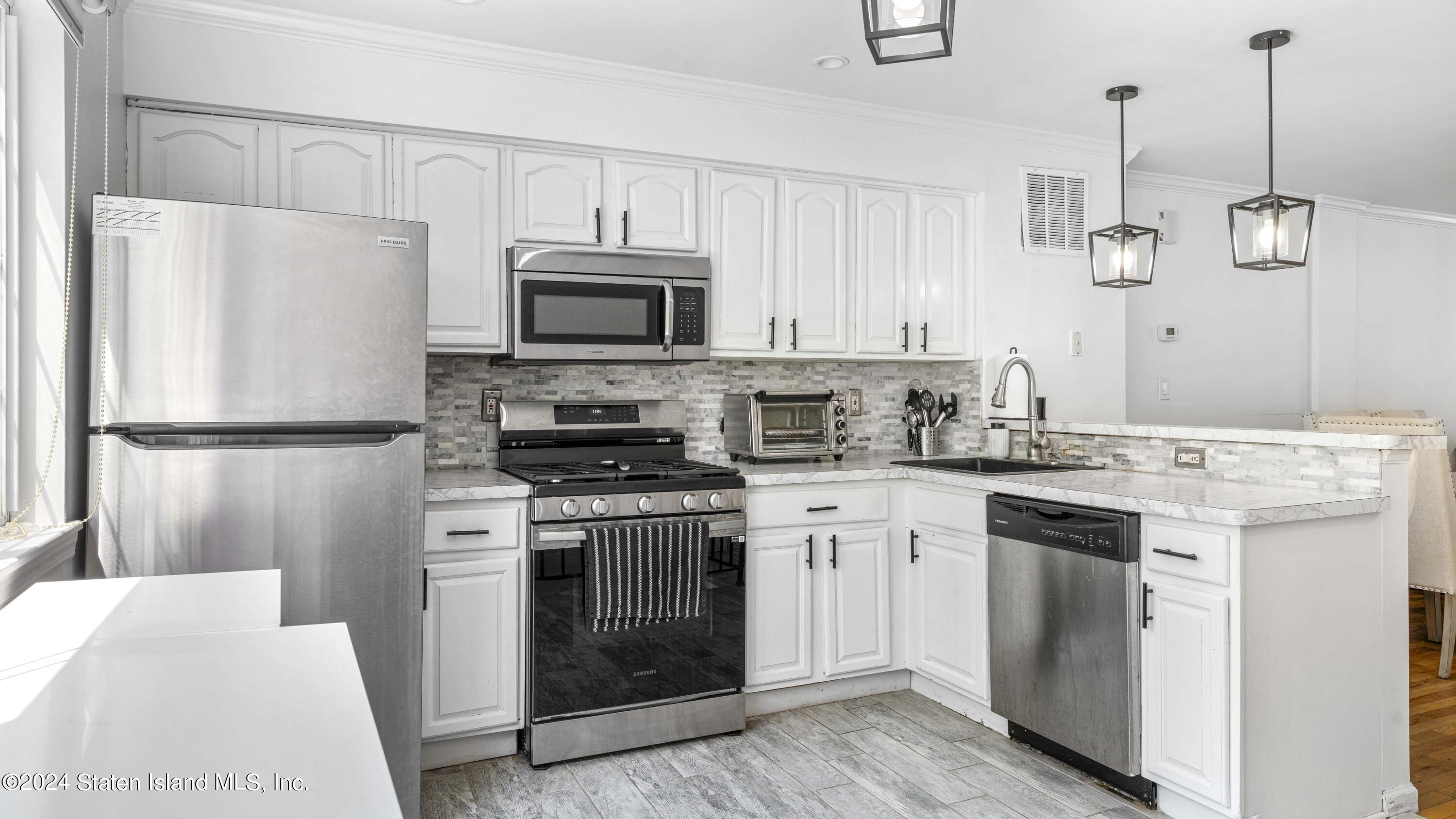 123 Mariners Lane, Staten Island, NY, 10303 image 22