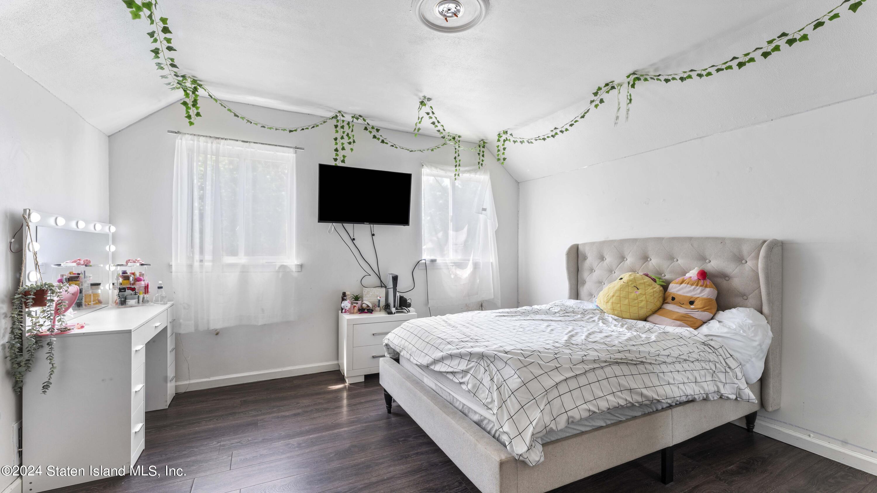 123 Mariners Lane, Staten Island, NY, 10303 image 25