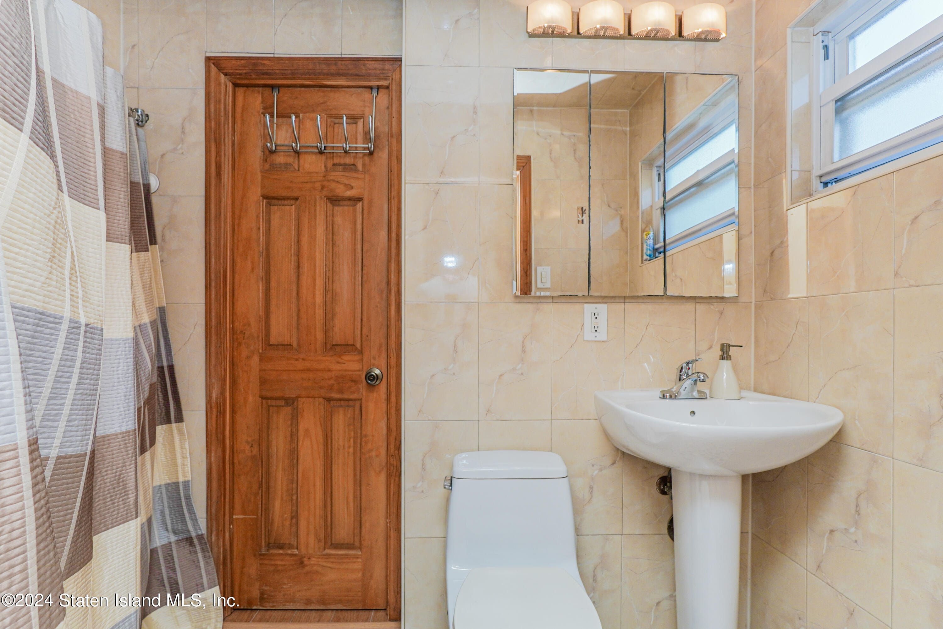 197 Slater Boulevard, Staten Island, NY, 10305 image 16