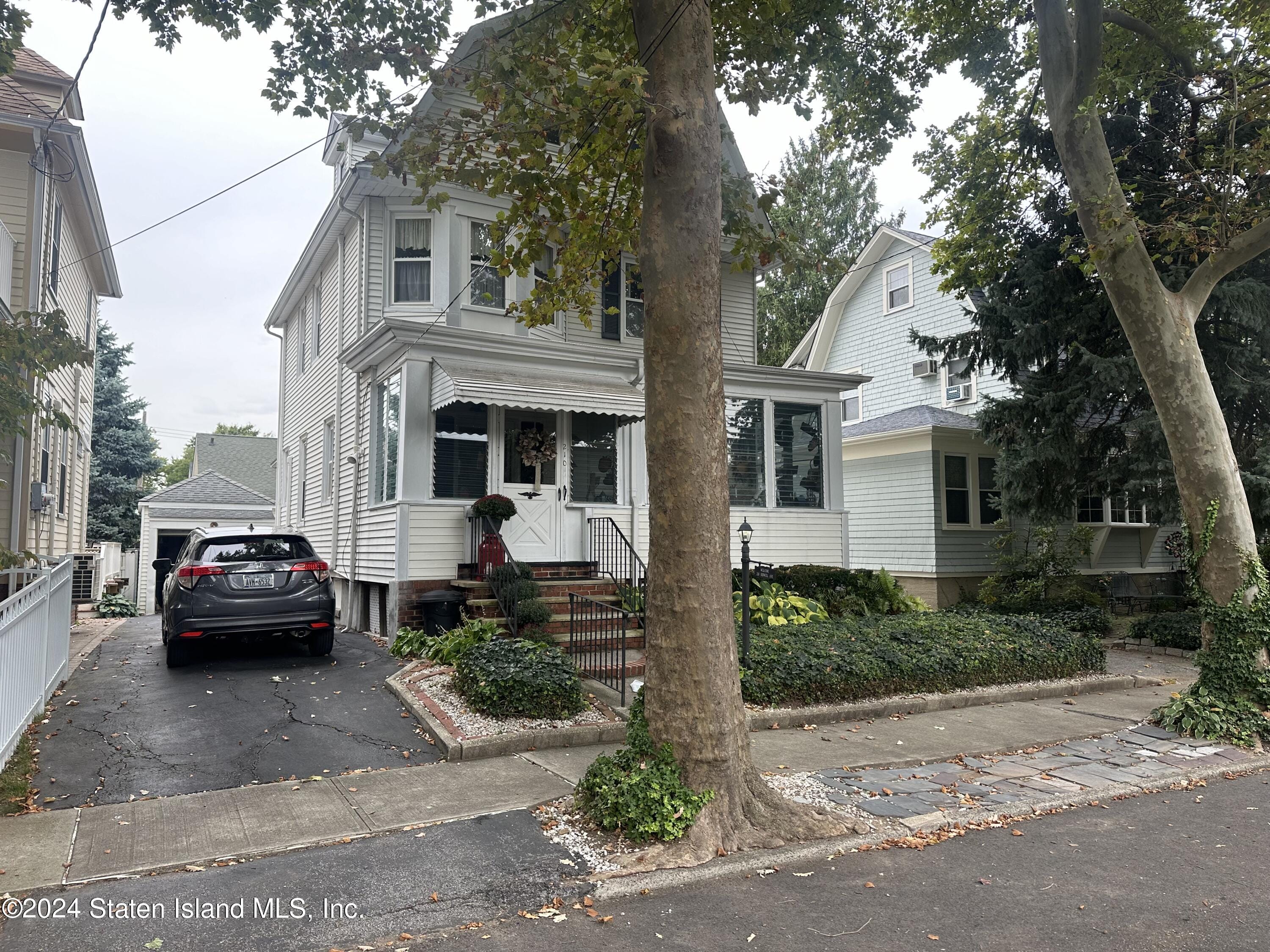 210 Bidwell Avenue Image 1