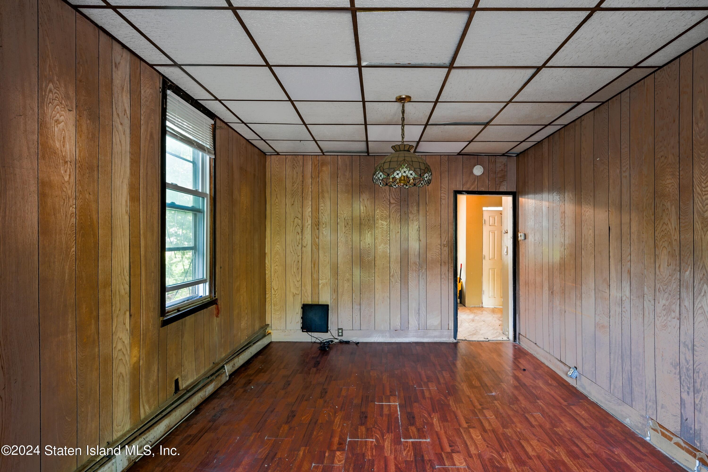 16 Pleasant Valley Avenue Image 4