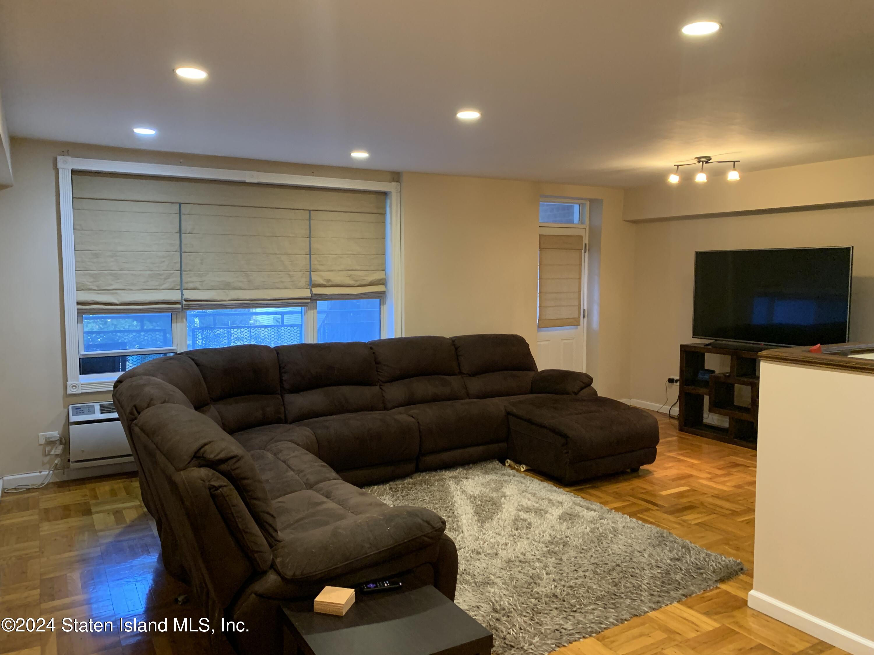 55 Austin Place 2j Image 4