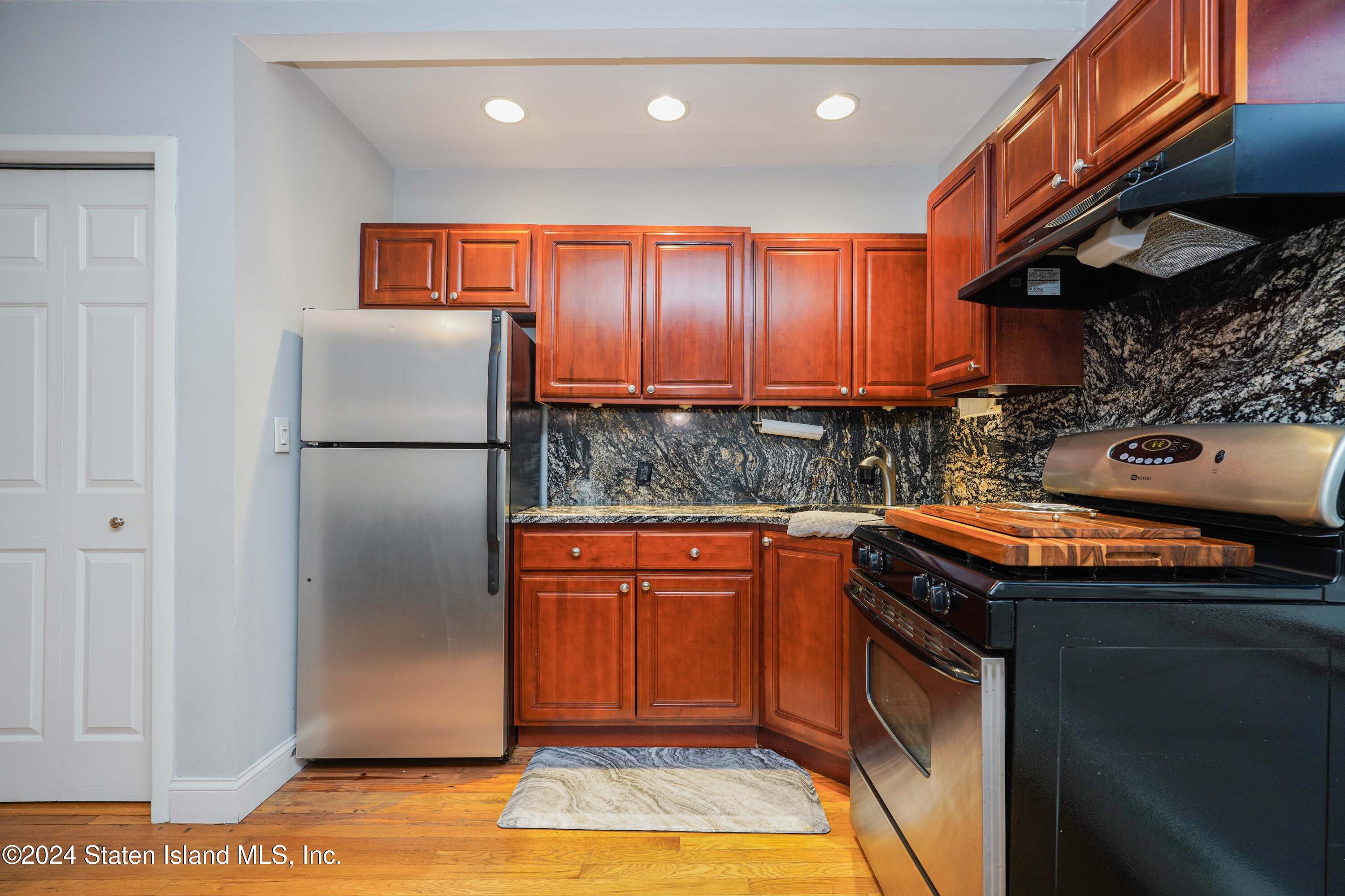 585 Castleton Avenue 2b, Staten Island, NY, 10301 image 8