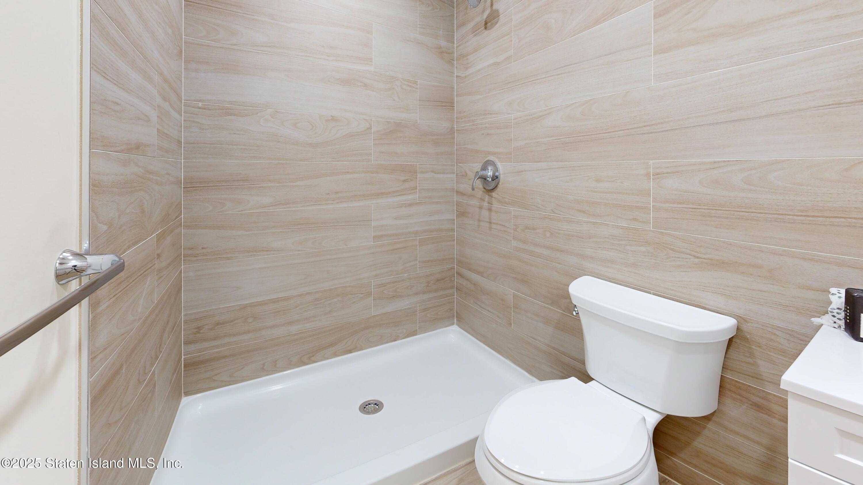 16 Harris Lane, Staten Island, NY, 10309 image 17