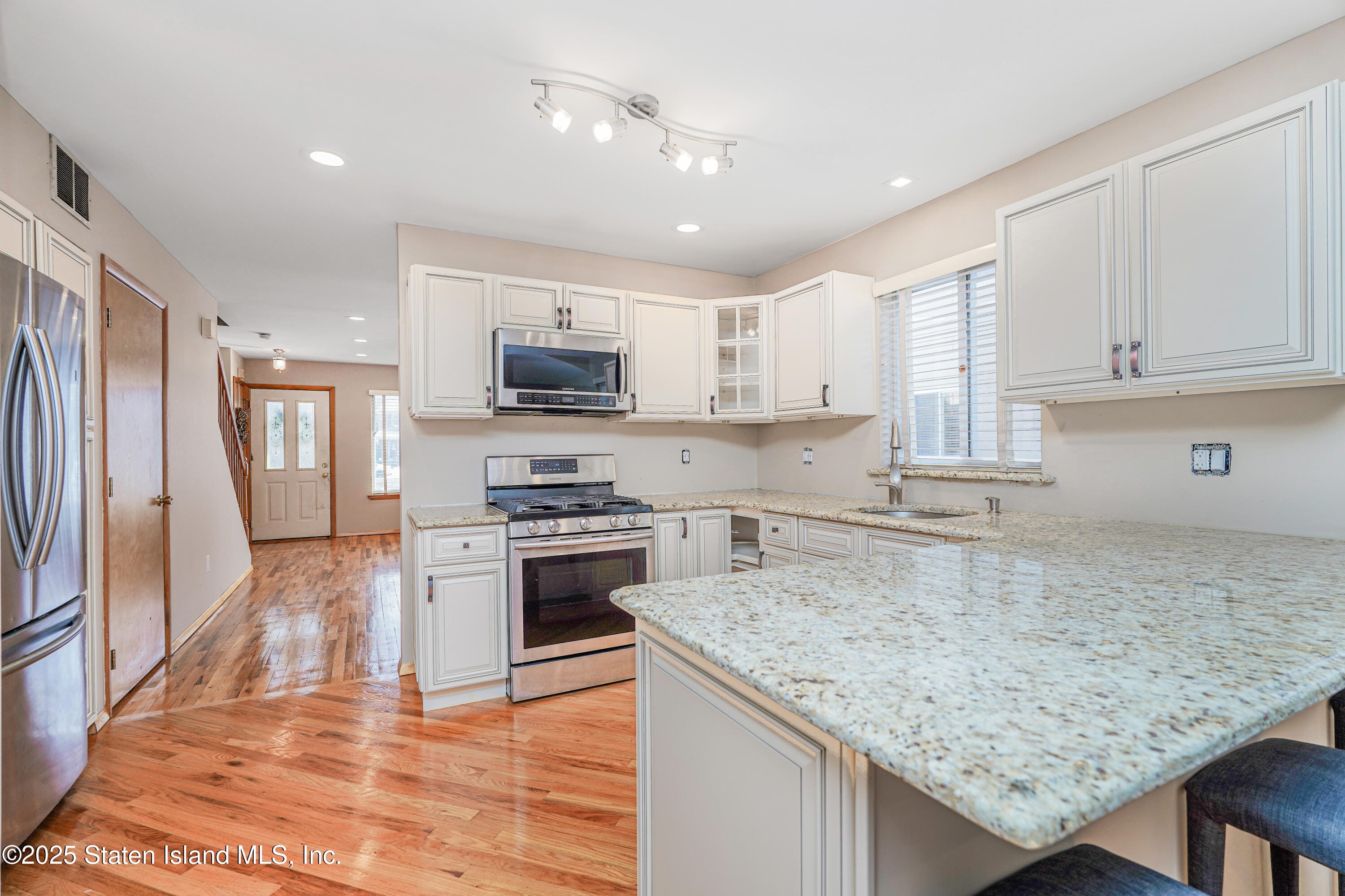 45 Vanessa Lane, Staten Island, NY, 10312 image 9