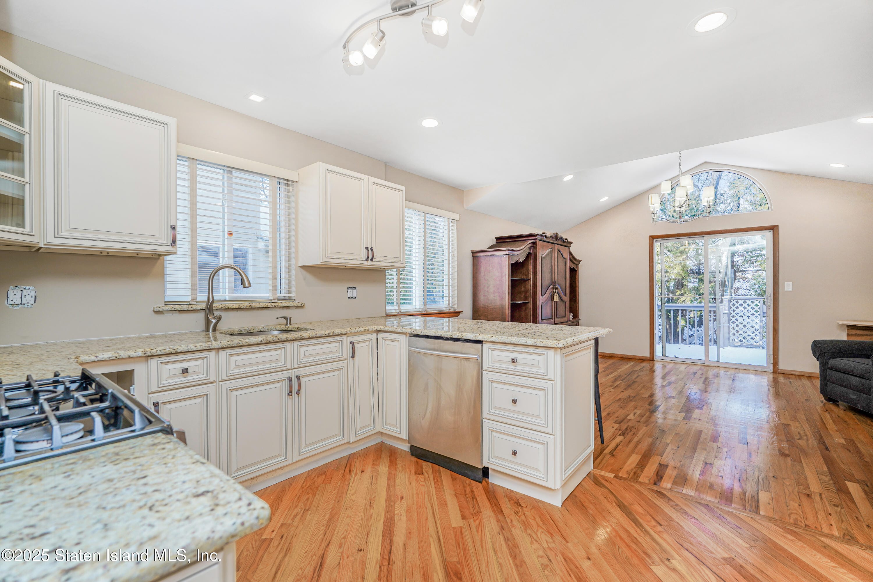 45 Vanessa Lane, Staten Island, NY, 10312 image 12