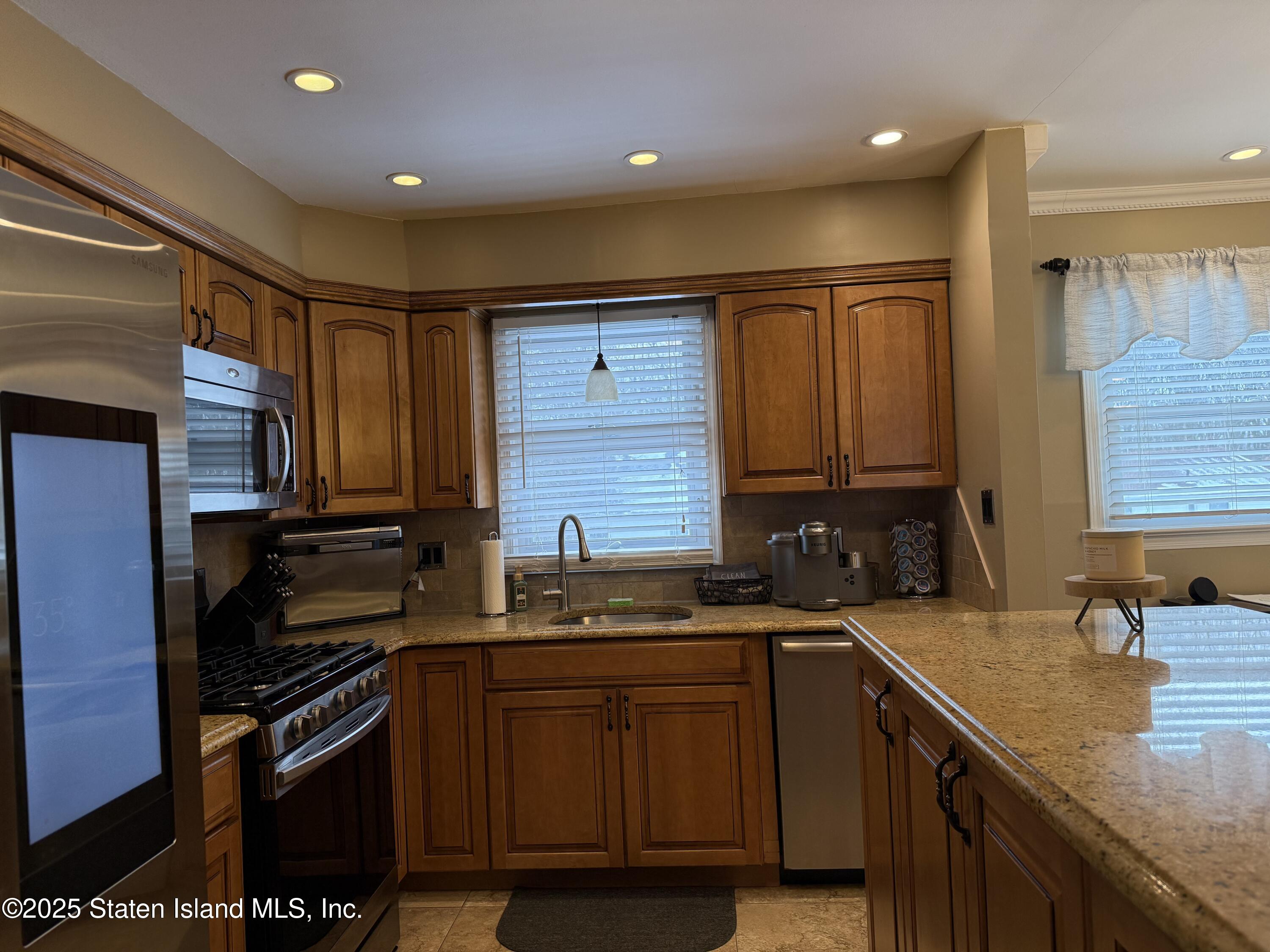 66 Florence Place, Staten Island, NY, 10309 image 9