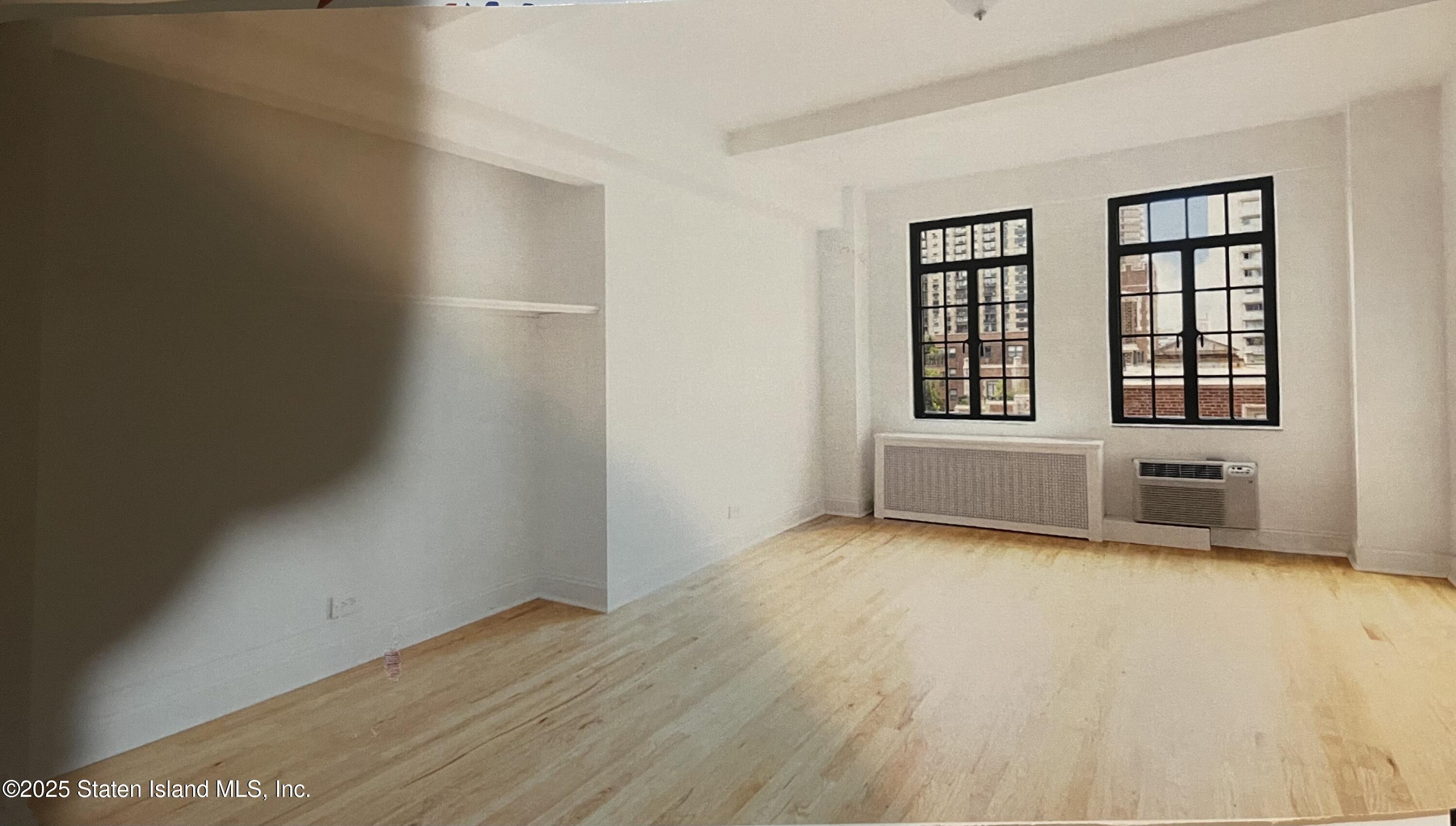 320 East 42nd Street 1503 Image 2