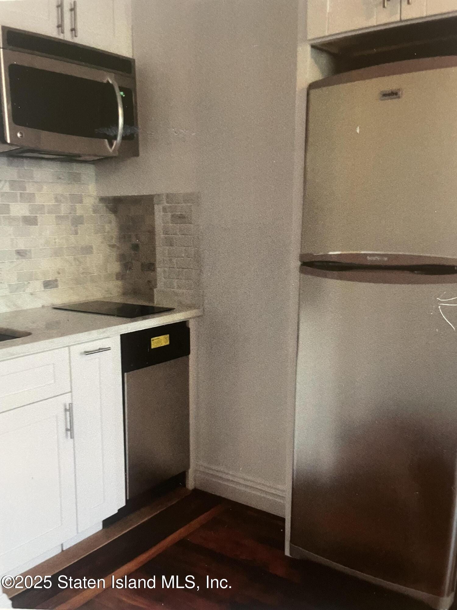 320 East 42nd Street 1503 Image 3