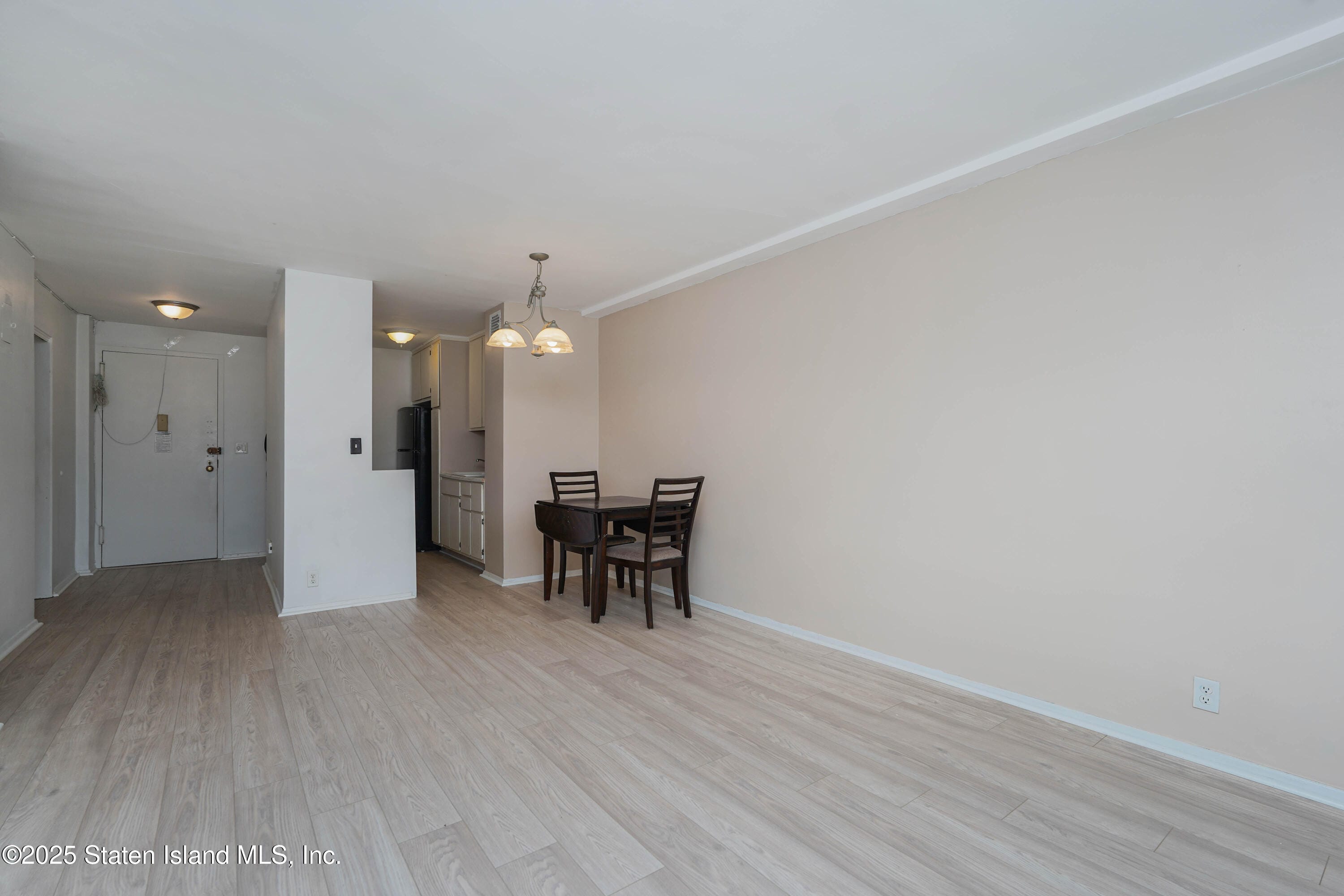1100 Clove Road 3g Image 5