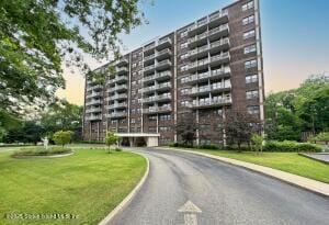 1100 Clove Road 3g Image 1