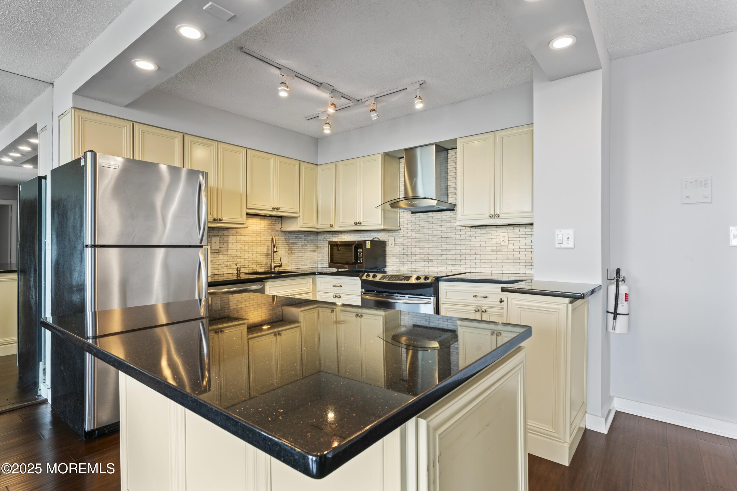 1 Scenic Drive 306 Image 5