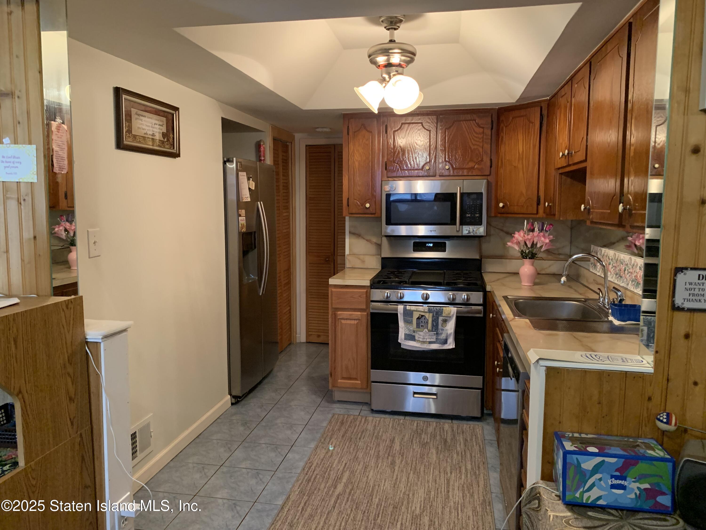 167 Parkview Loop, Staten Island, NY, 10314 image 10