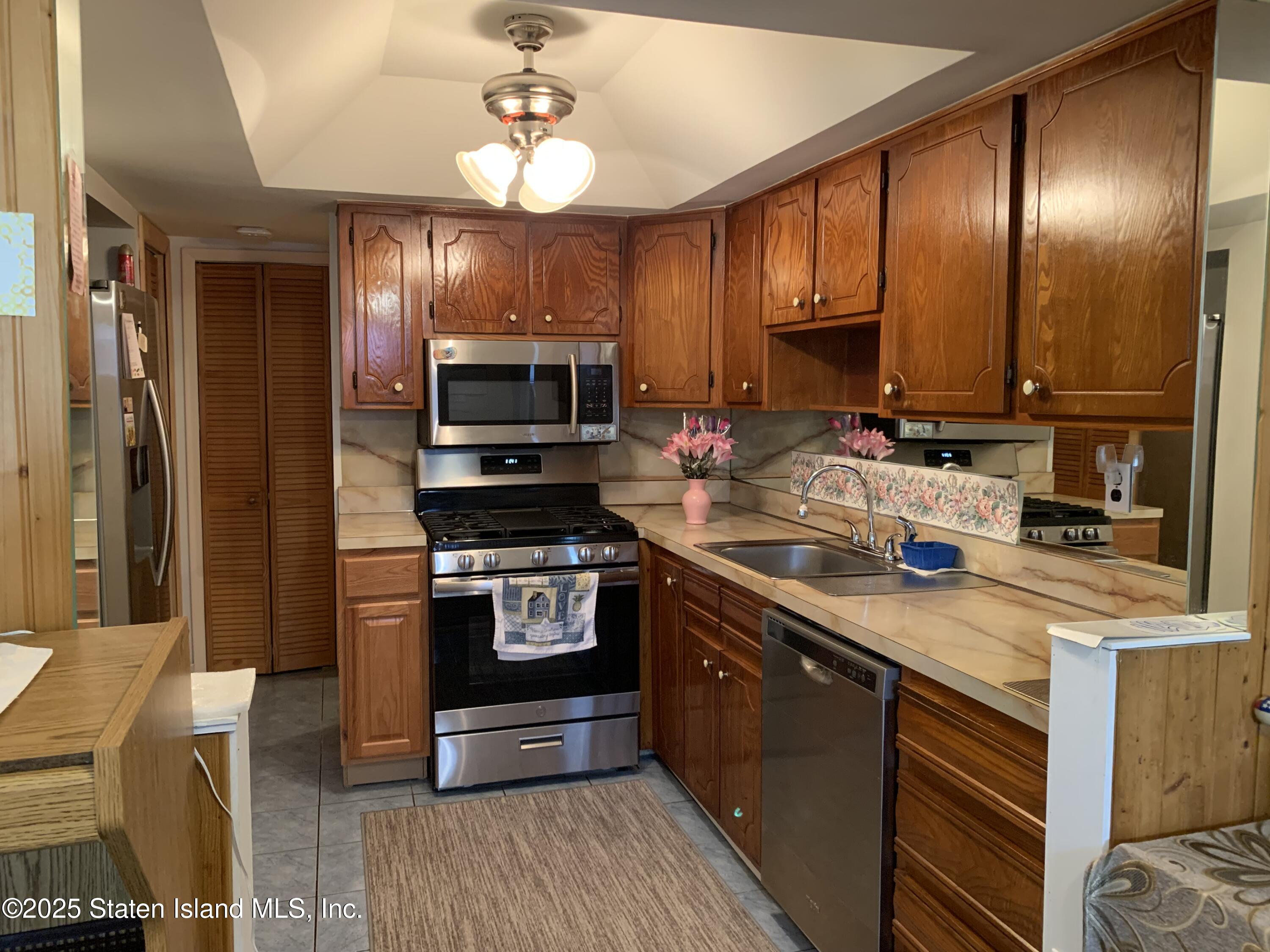 167 Parkview Loop, Staten Island, NY, 10314 image 11