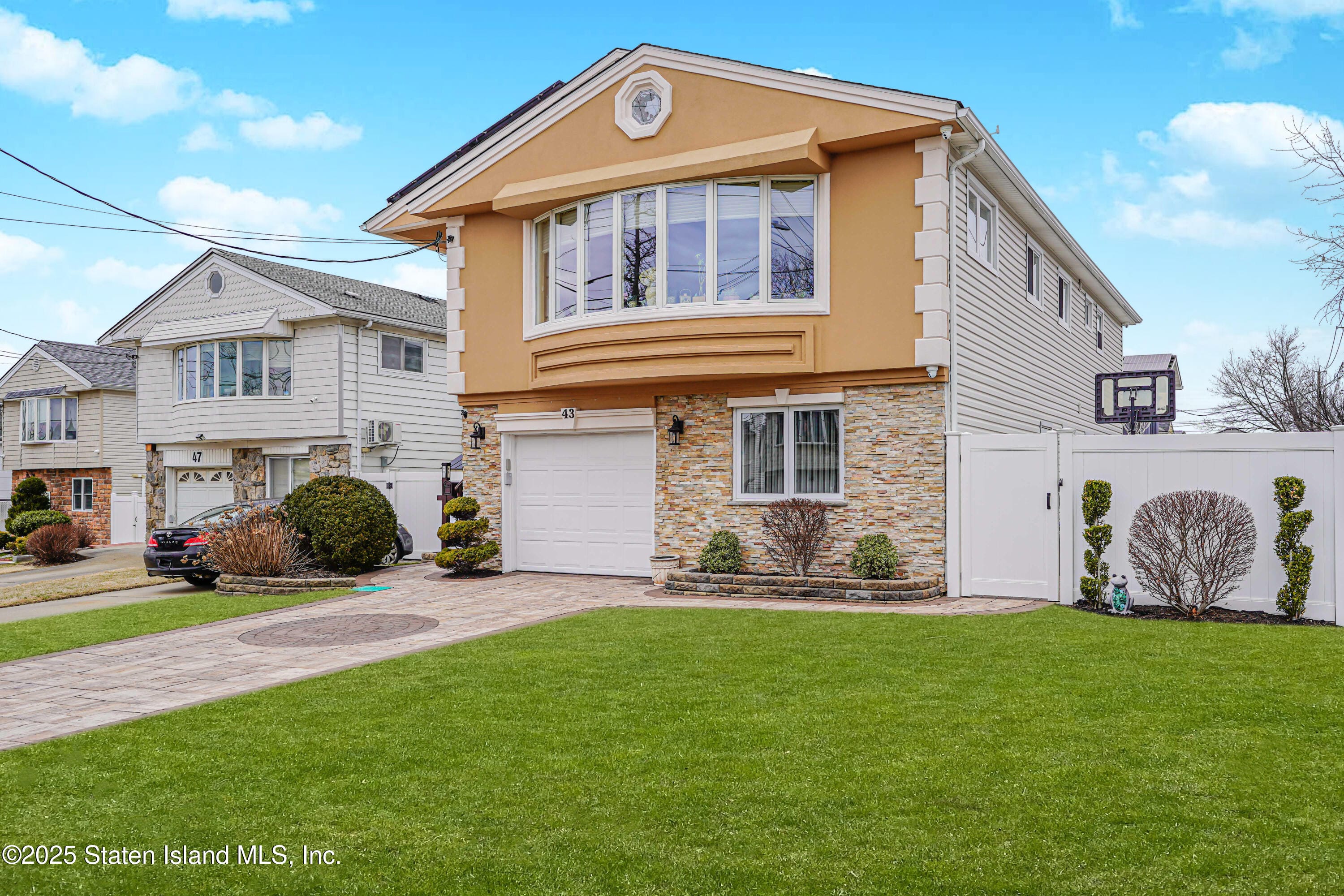 43 Rivington Avenue Image 2