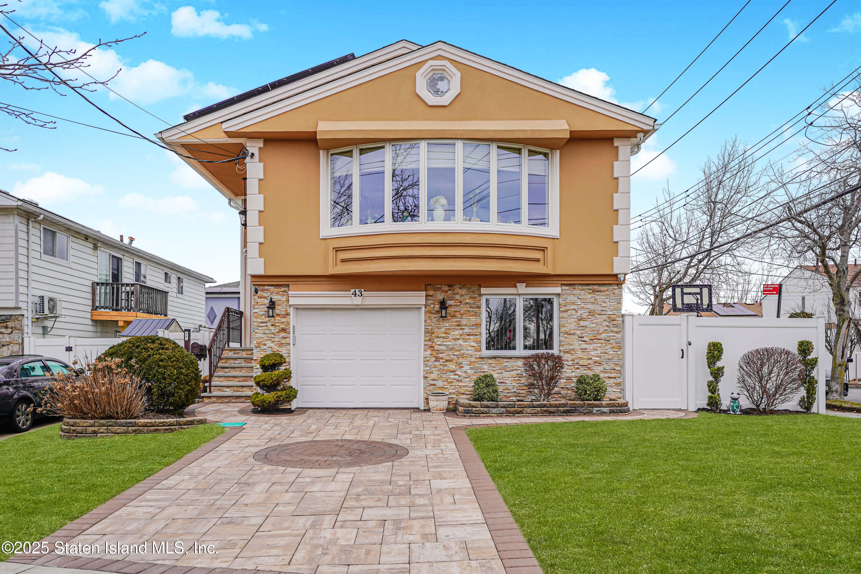 43 Rivington Avenue Image 1