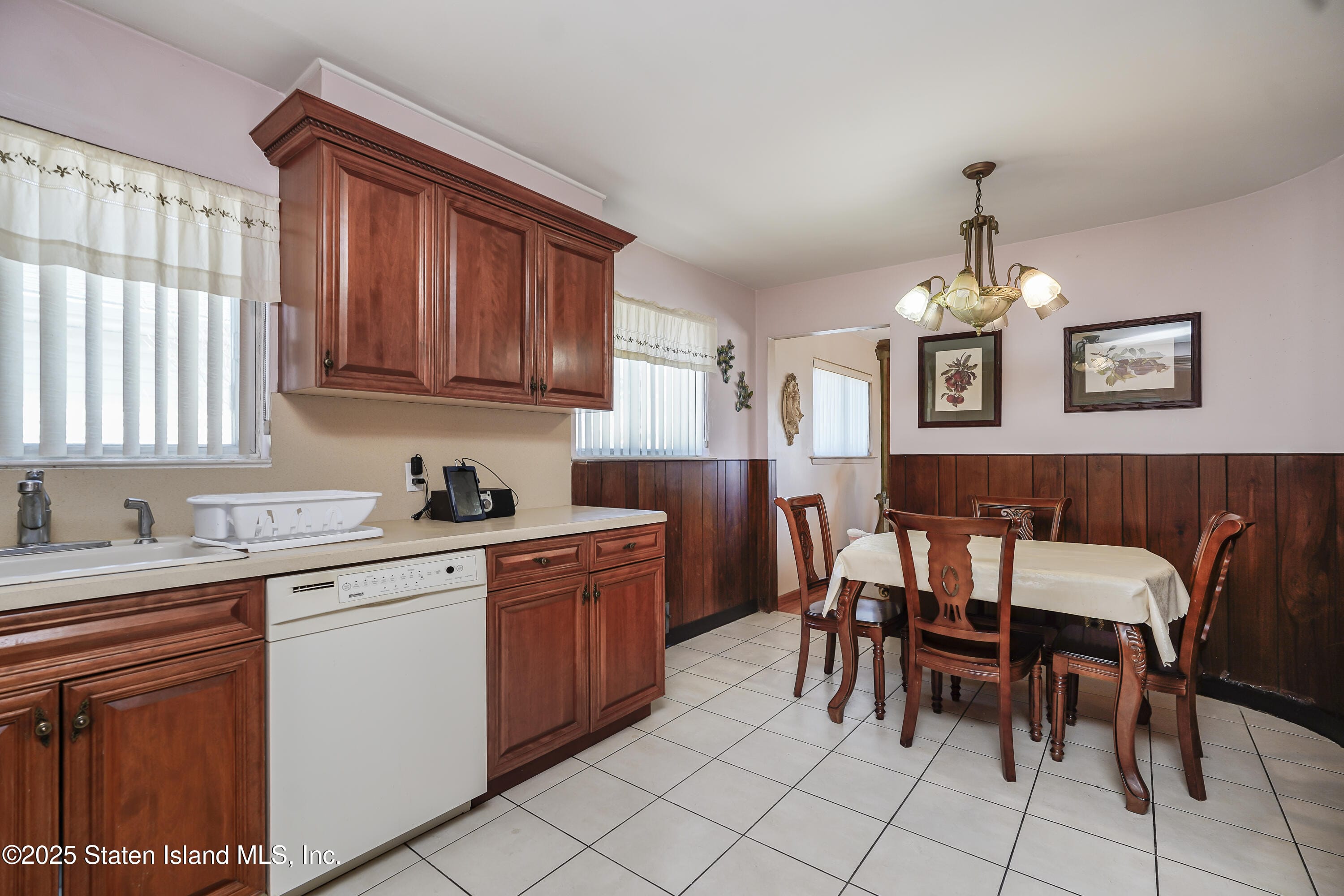 108 Slater Boulevard, Staten Island, NY, 10305 image 9