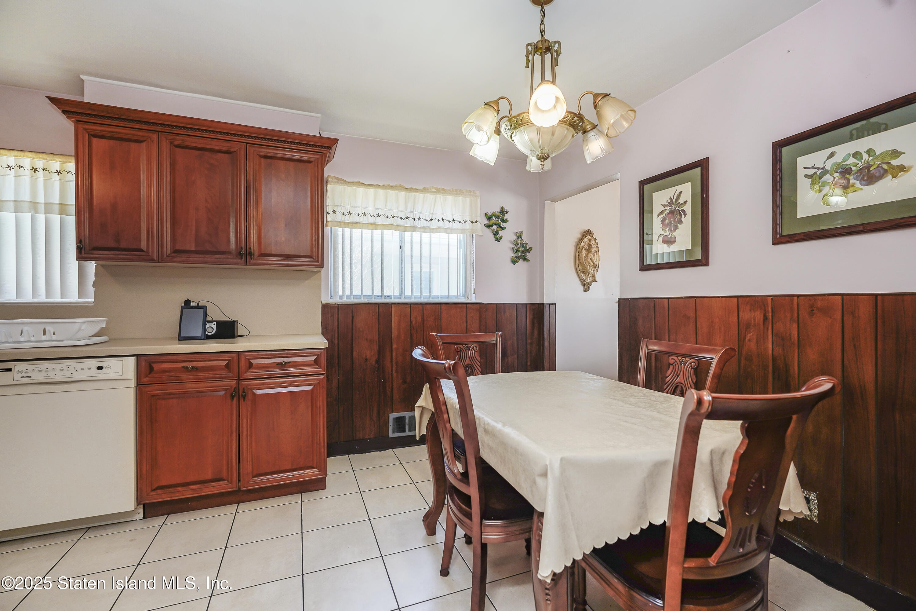 108 Slater Boulevard, Staten Island, NY, 10305 image 13