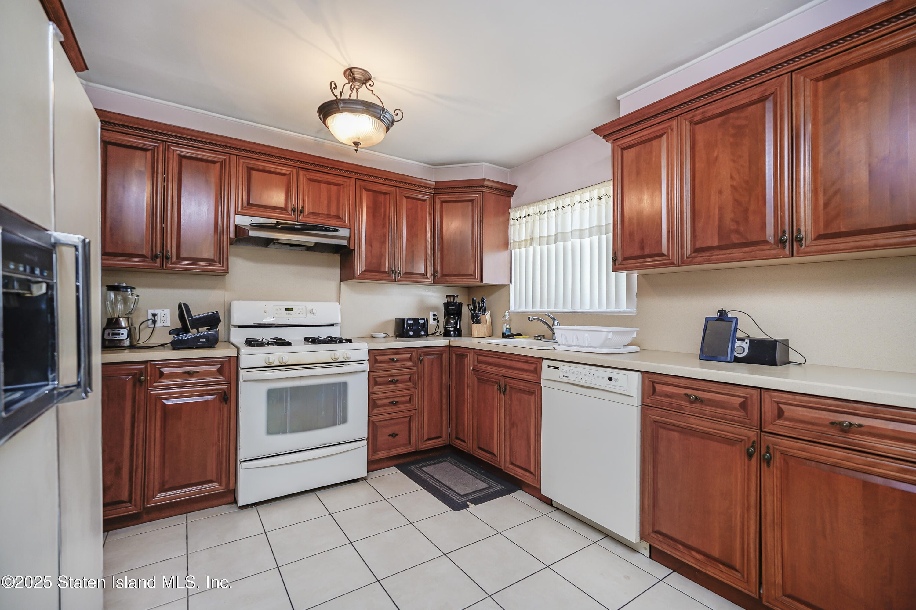 108 Slater Boulevard, Staten Island, NY, 10305 image 11