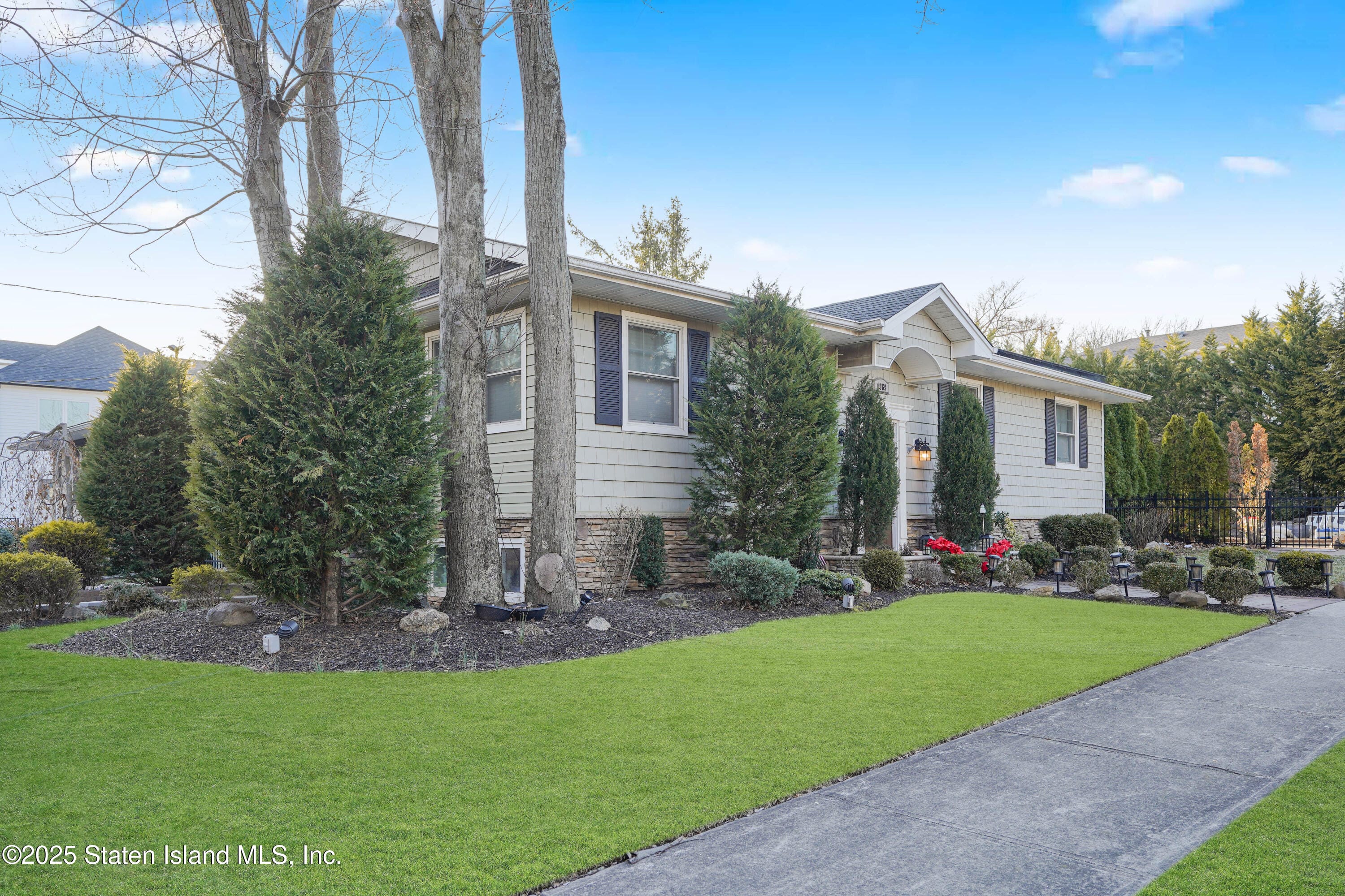 4969 Amboy Road Image 3