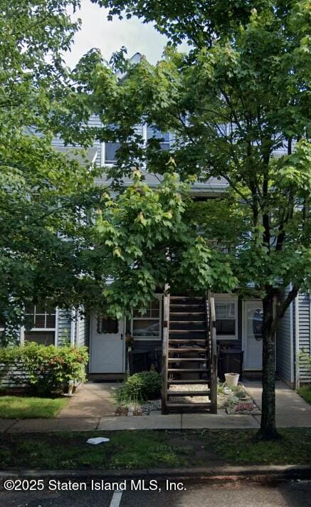 181 Pond Way B Image 1