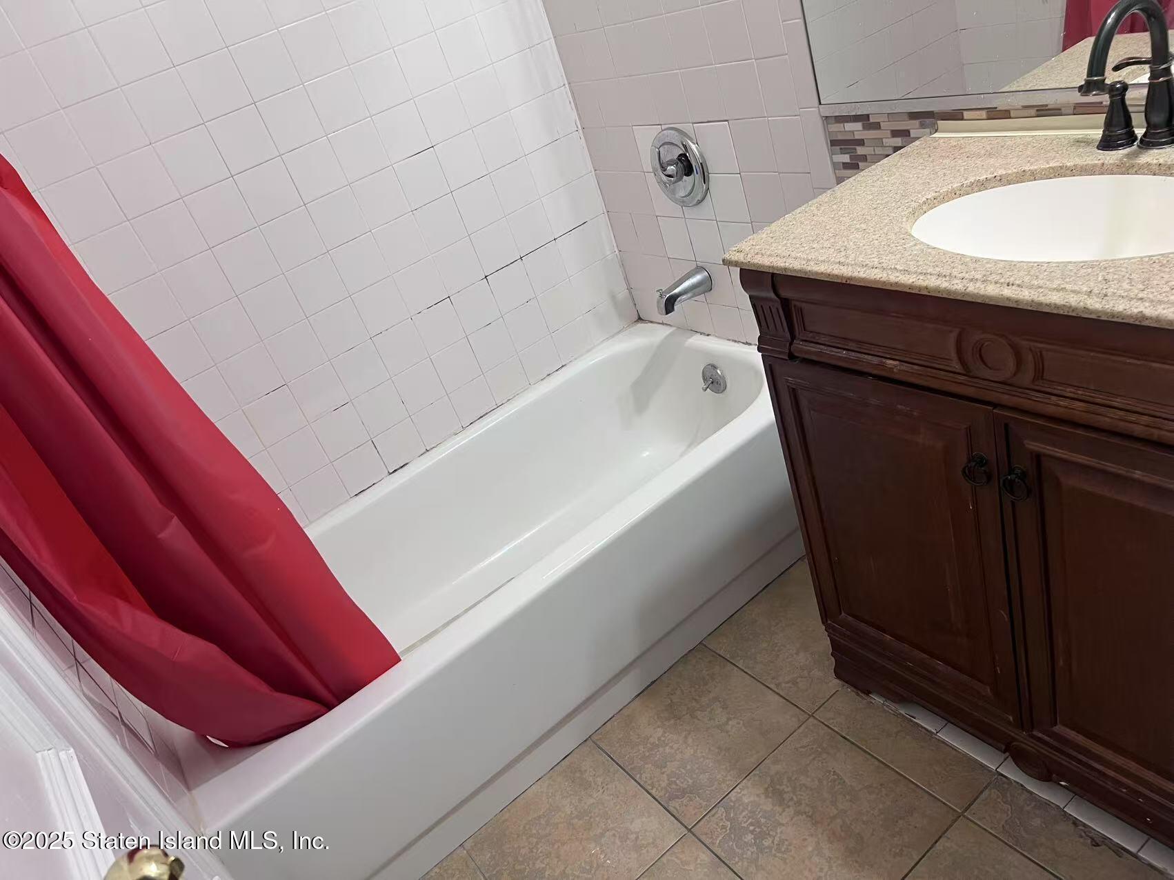 181 Pond Way B Image 4