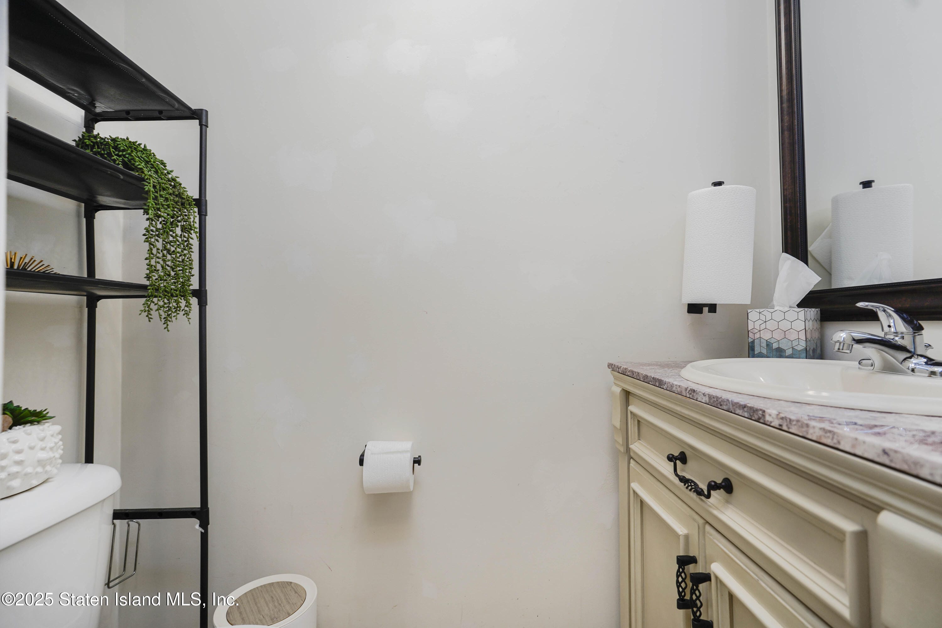 39 Plumtree Lane, Staten Island, NY, 10309 image 11