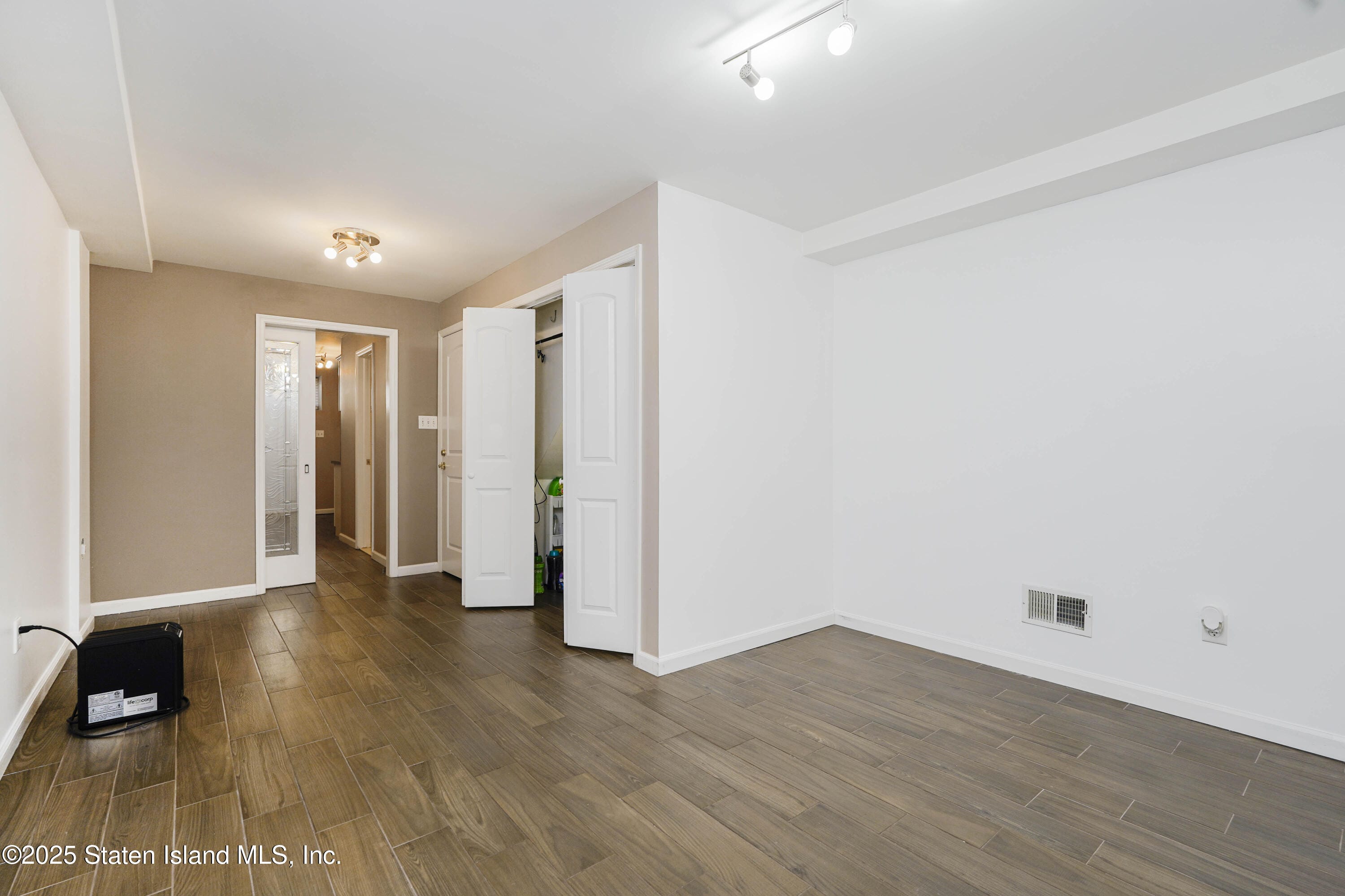 39 Plumtree Lane, Staten Island, NY, 10309 image 31