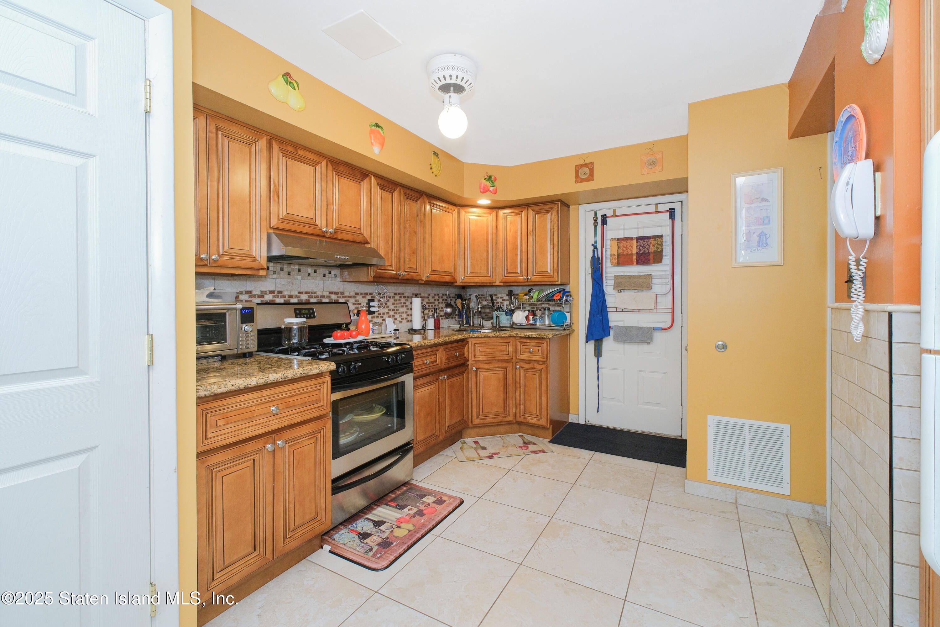 17 Country Lane Image 3