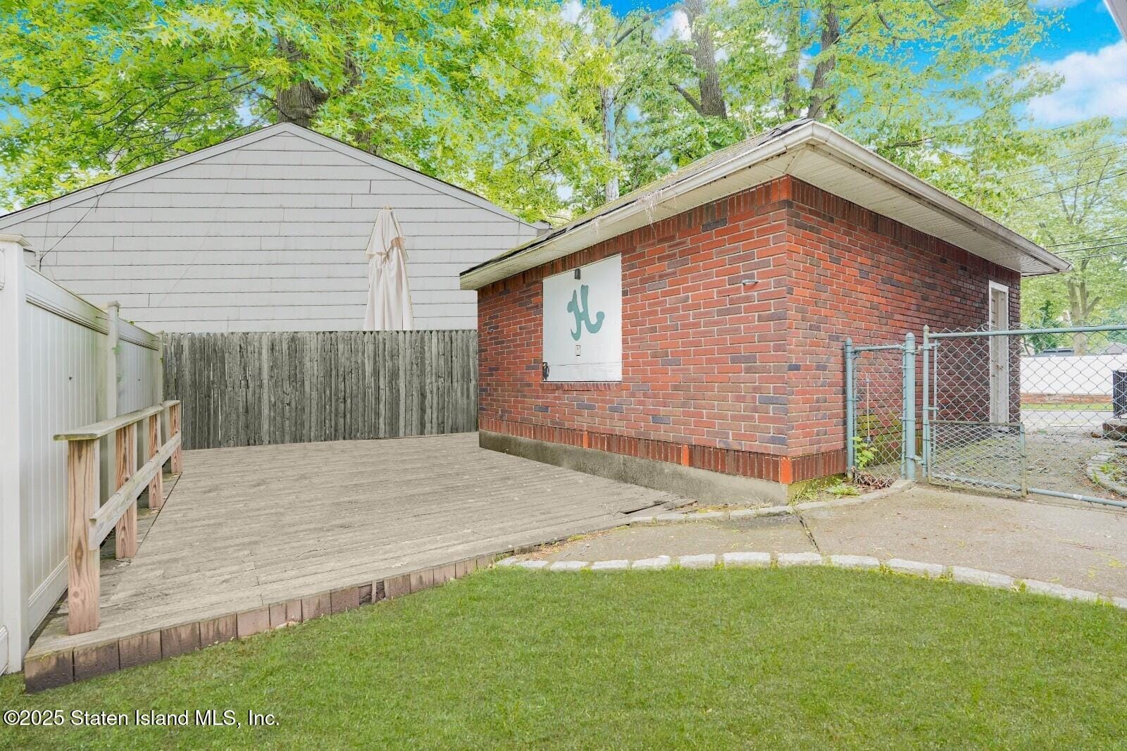 751 Jewett Avenue Image 4