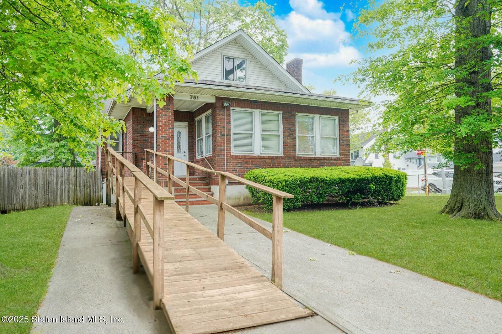 751 Jewett Avenue Image 1