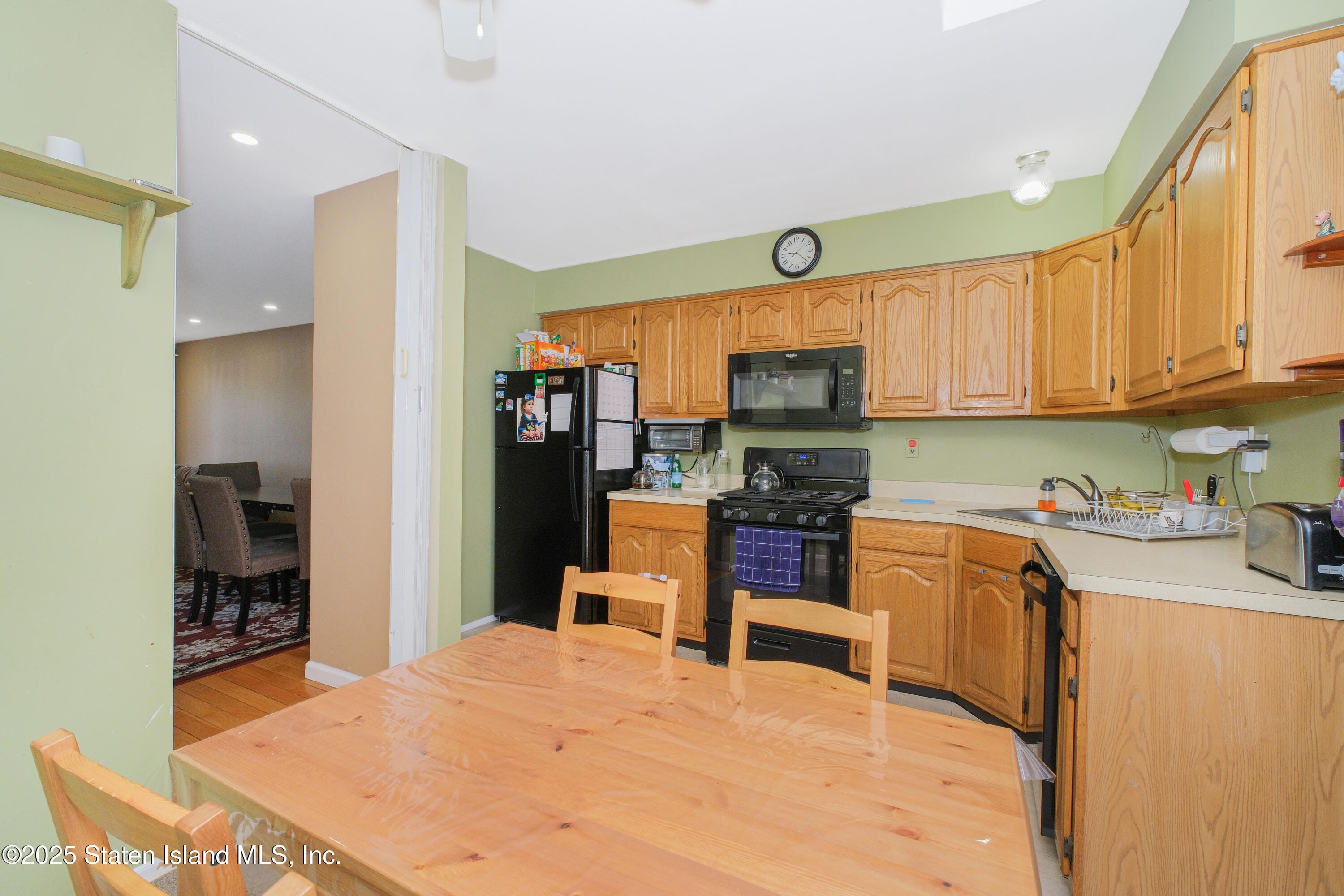 24 Houston Lane Image 5