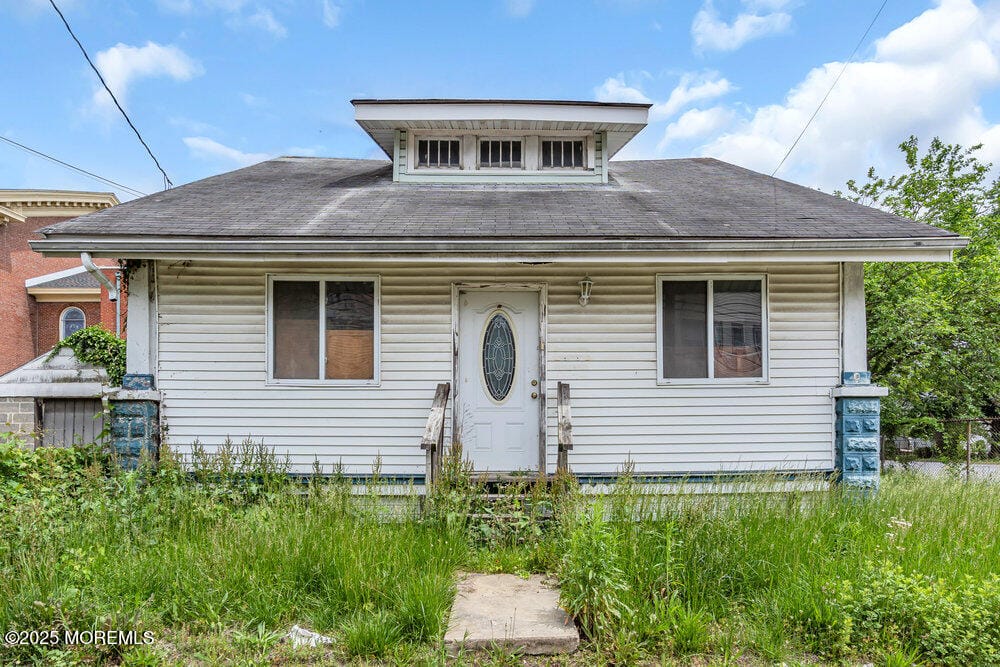 4 Oak Street Image 1