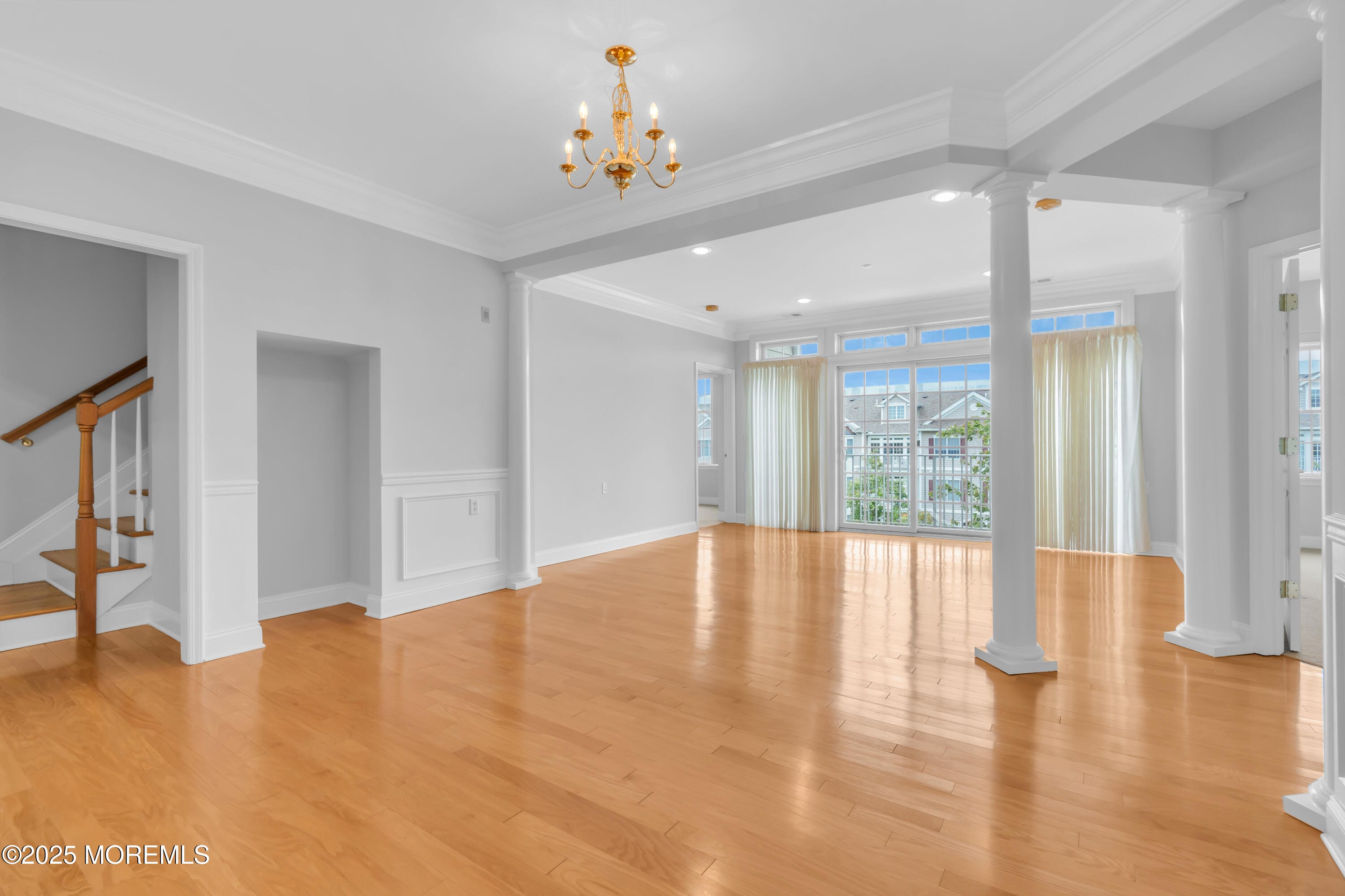 7 Centre Street 1303 Image 1