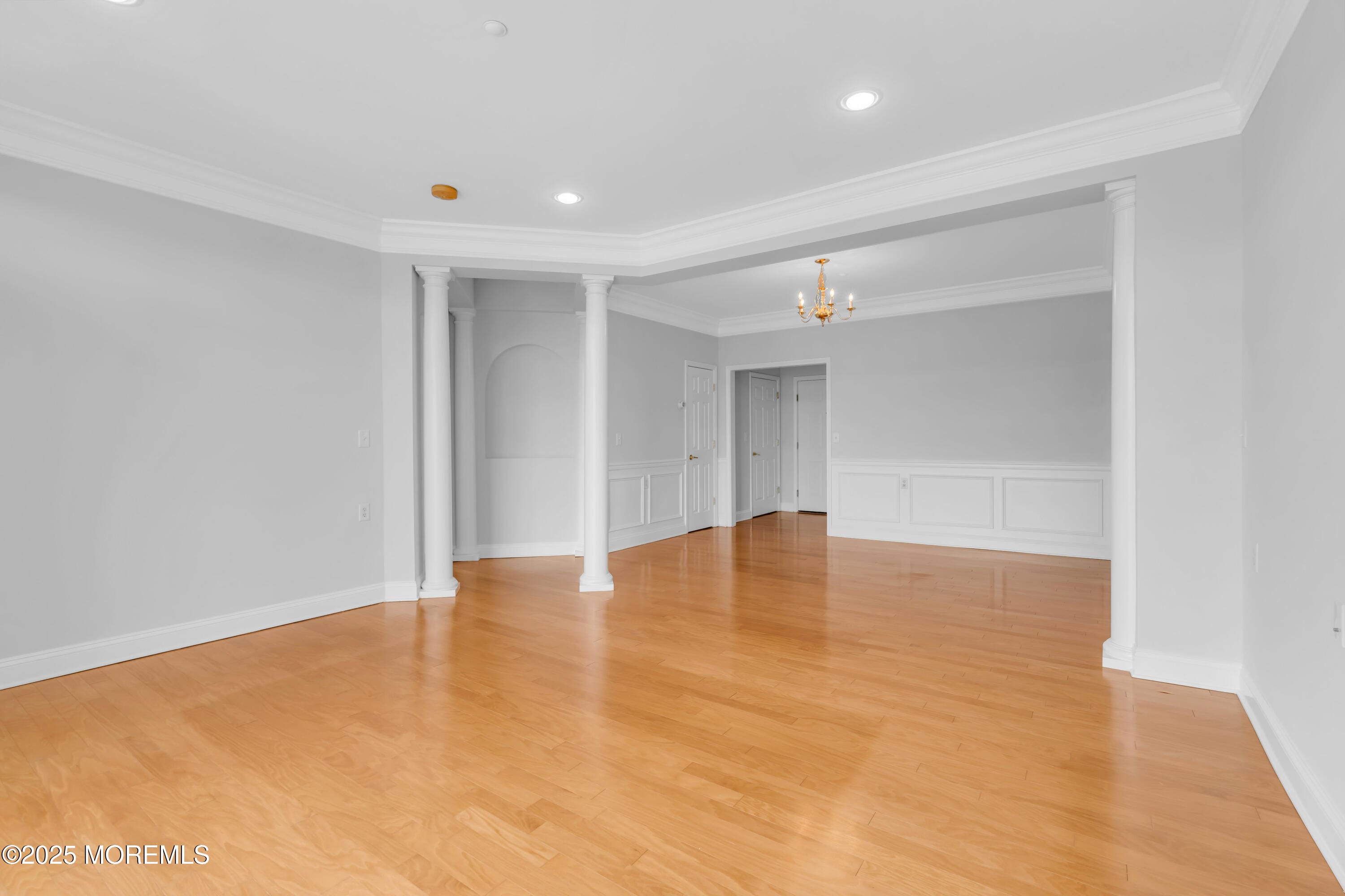 7 Centre Street 1303 Image 5