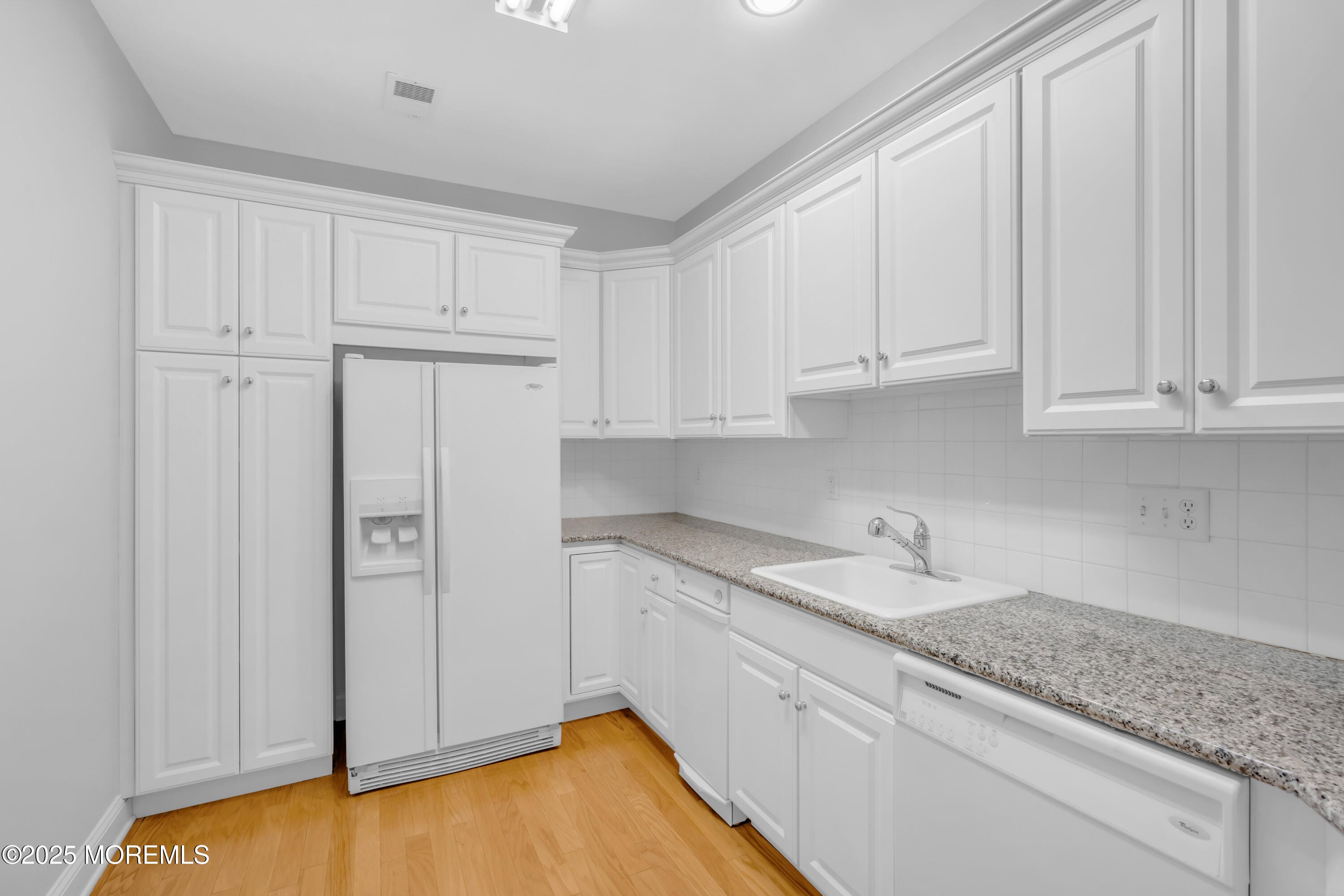7 Centre Street 1303, Ocean Twp, NJ, 07712 image 23