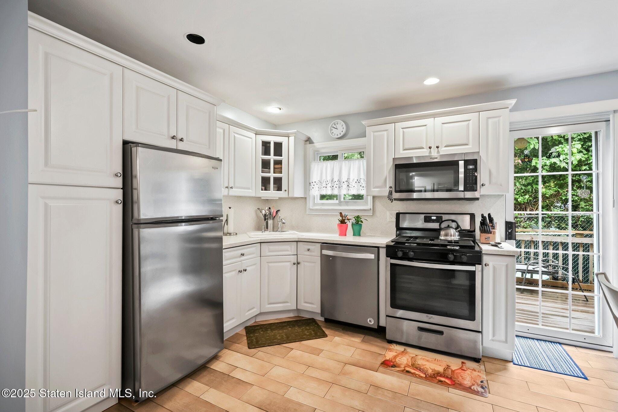 550 Golf View Court, Staten Island, NY, 10314 image 13