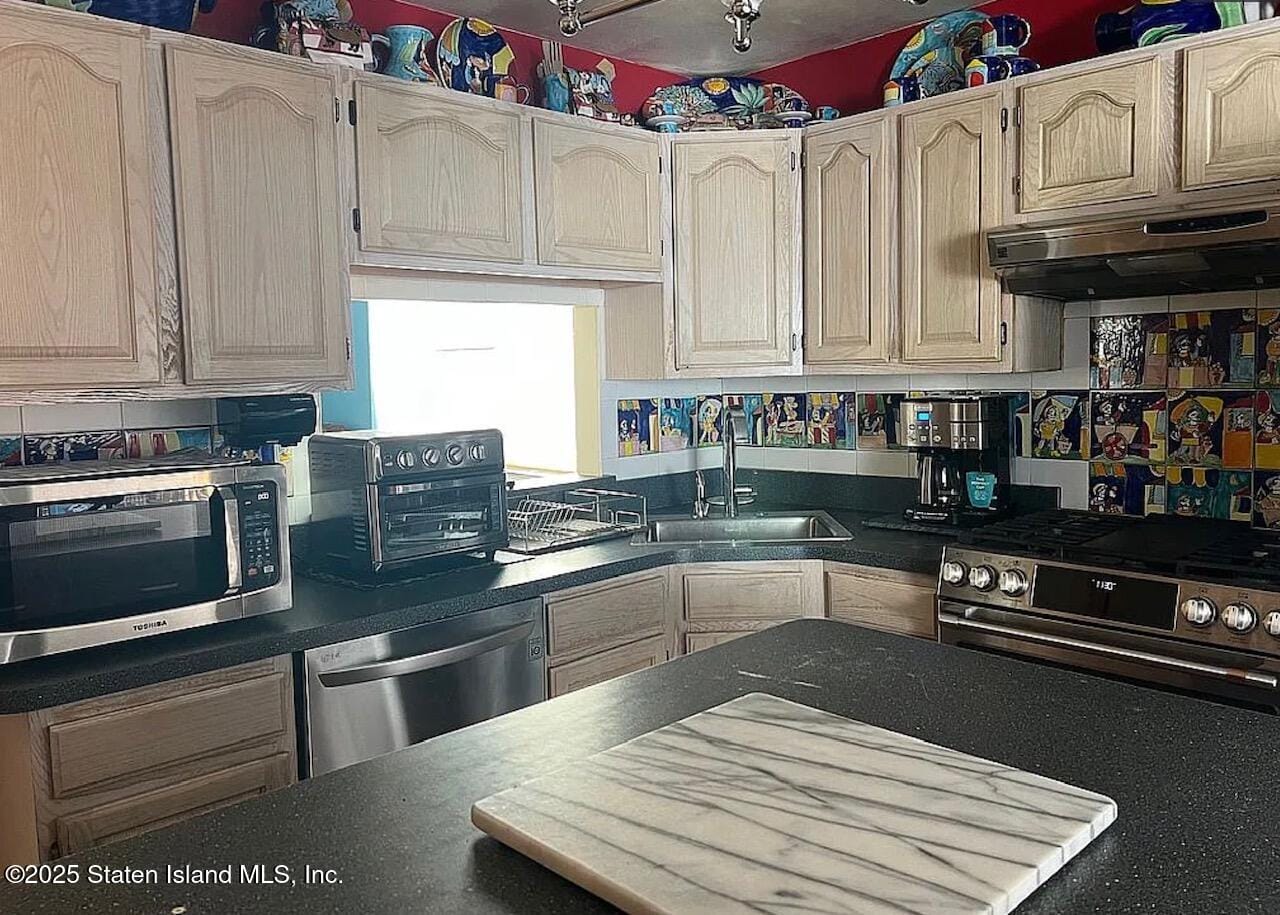 2054 Richmond Avenue, Staten Island, NY, 10314 image 41