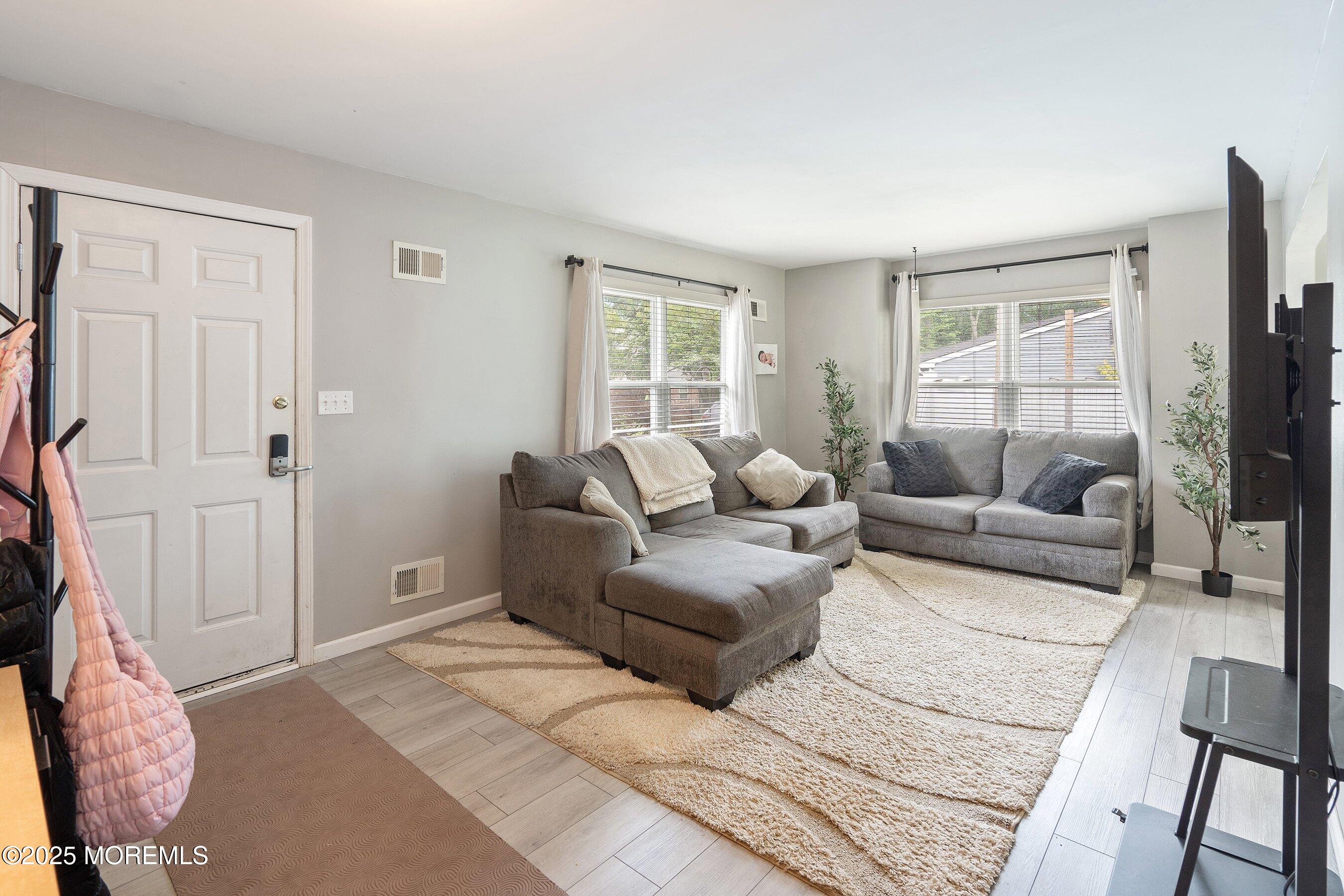 1150 Cherokee Court Image 5